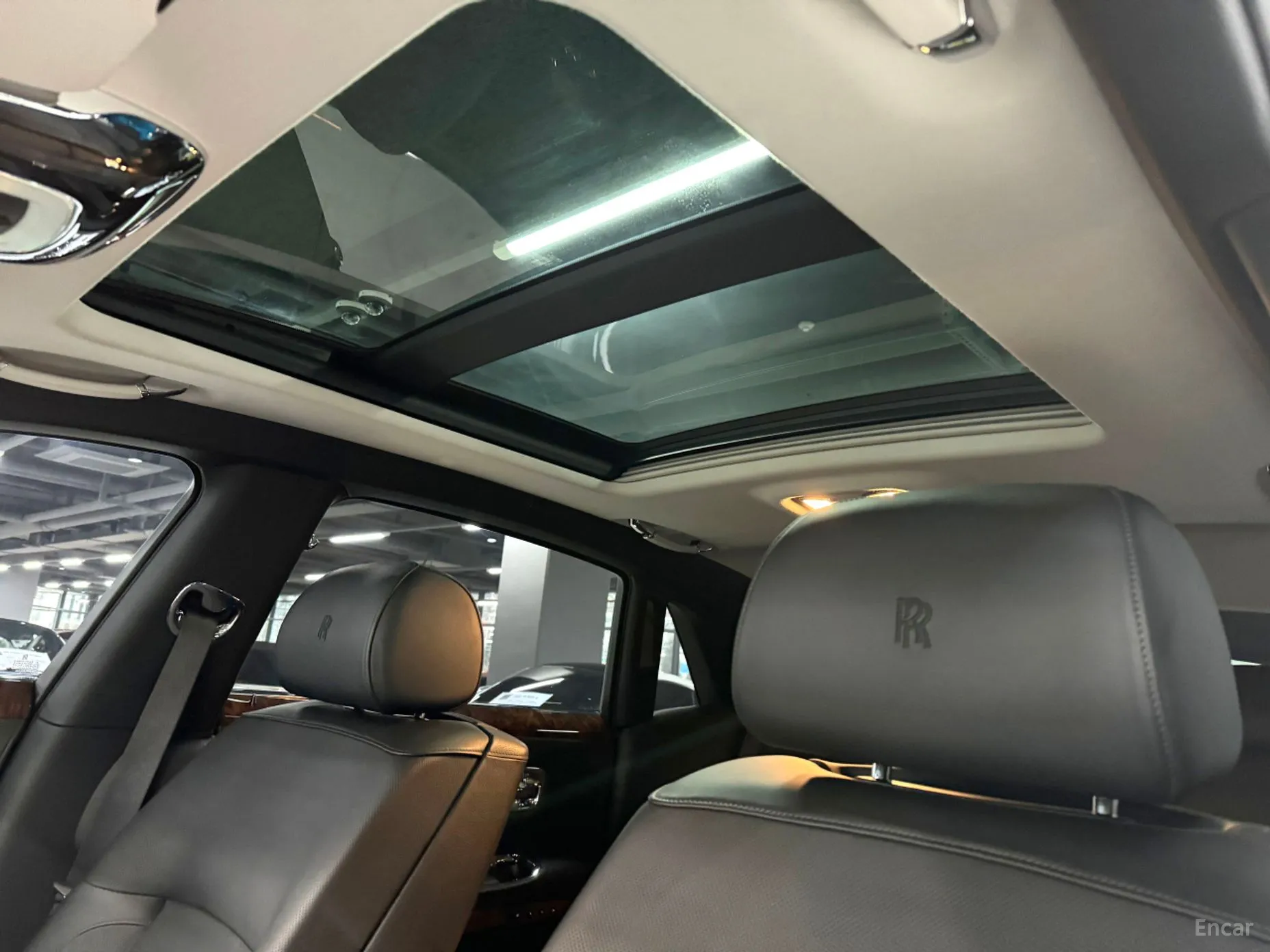 Rolls-Royce Ghost превью 16