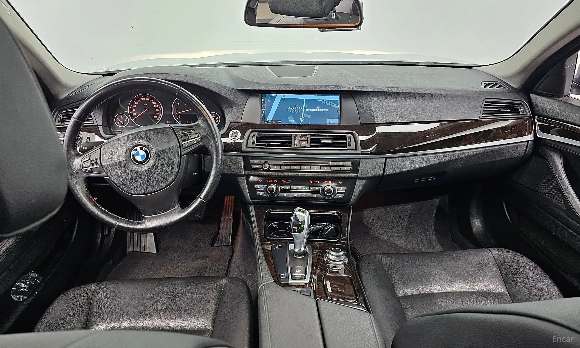 BMW 5 Series (F10) превью 4