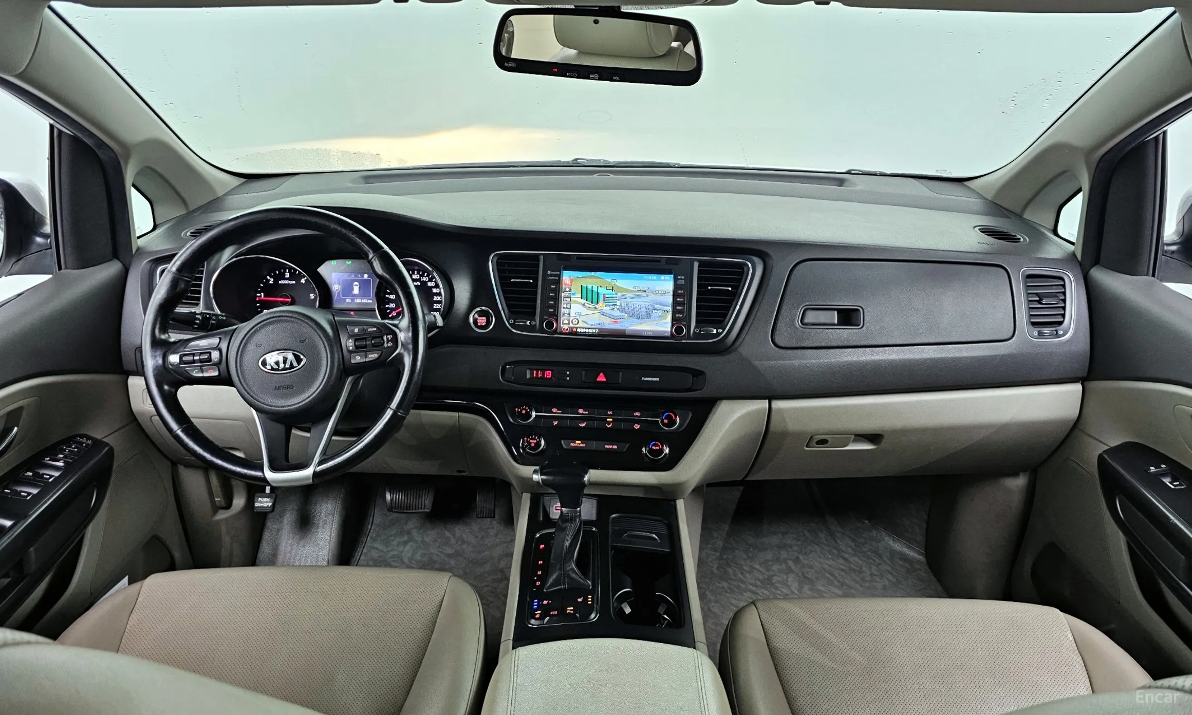 Kia Carnival превью 4
