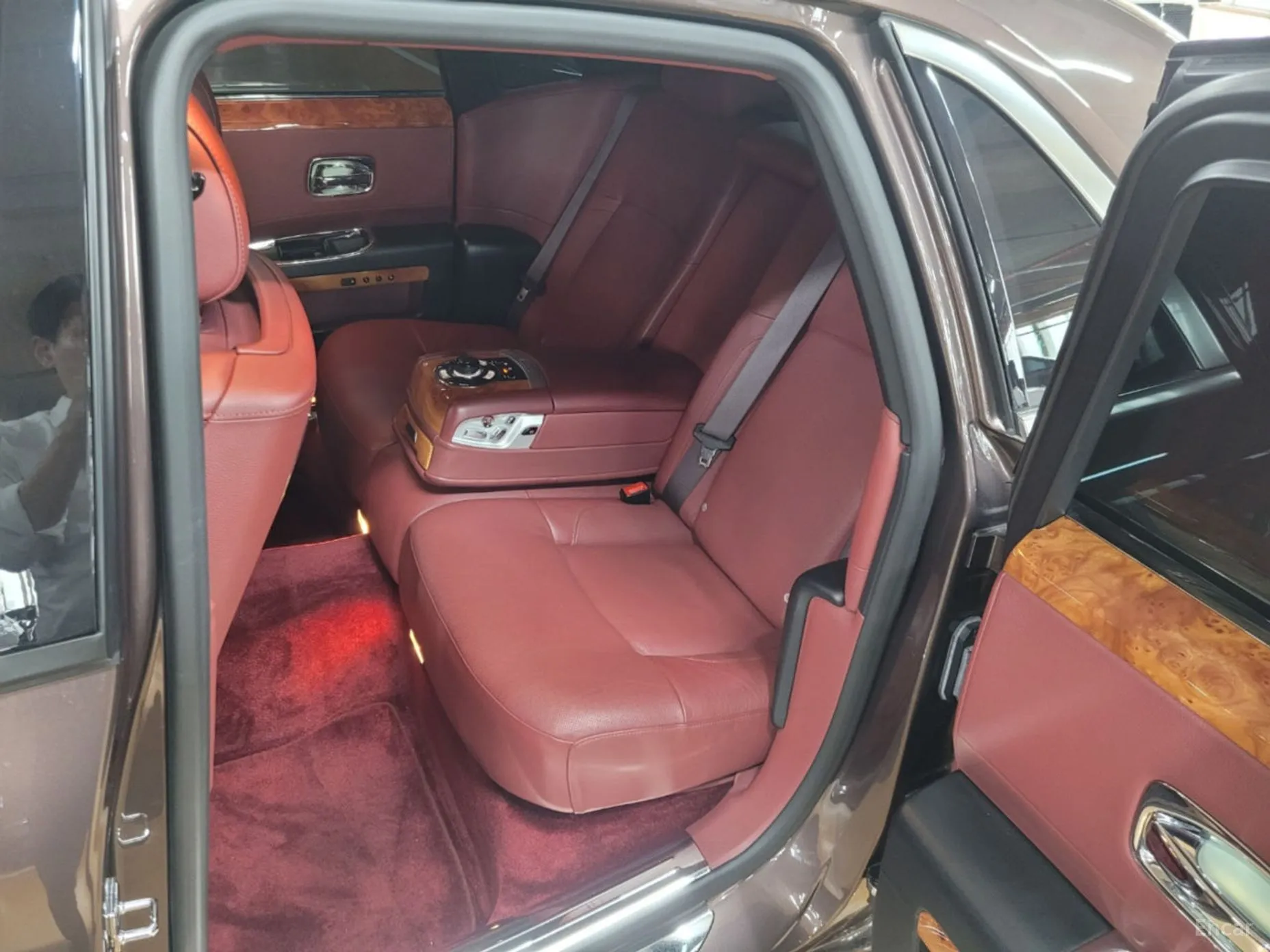Rolls-Royce Ghost превью 10