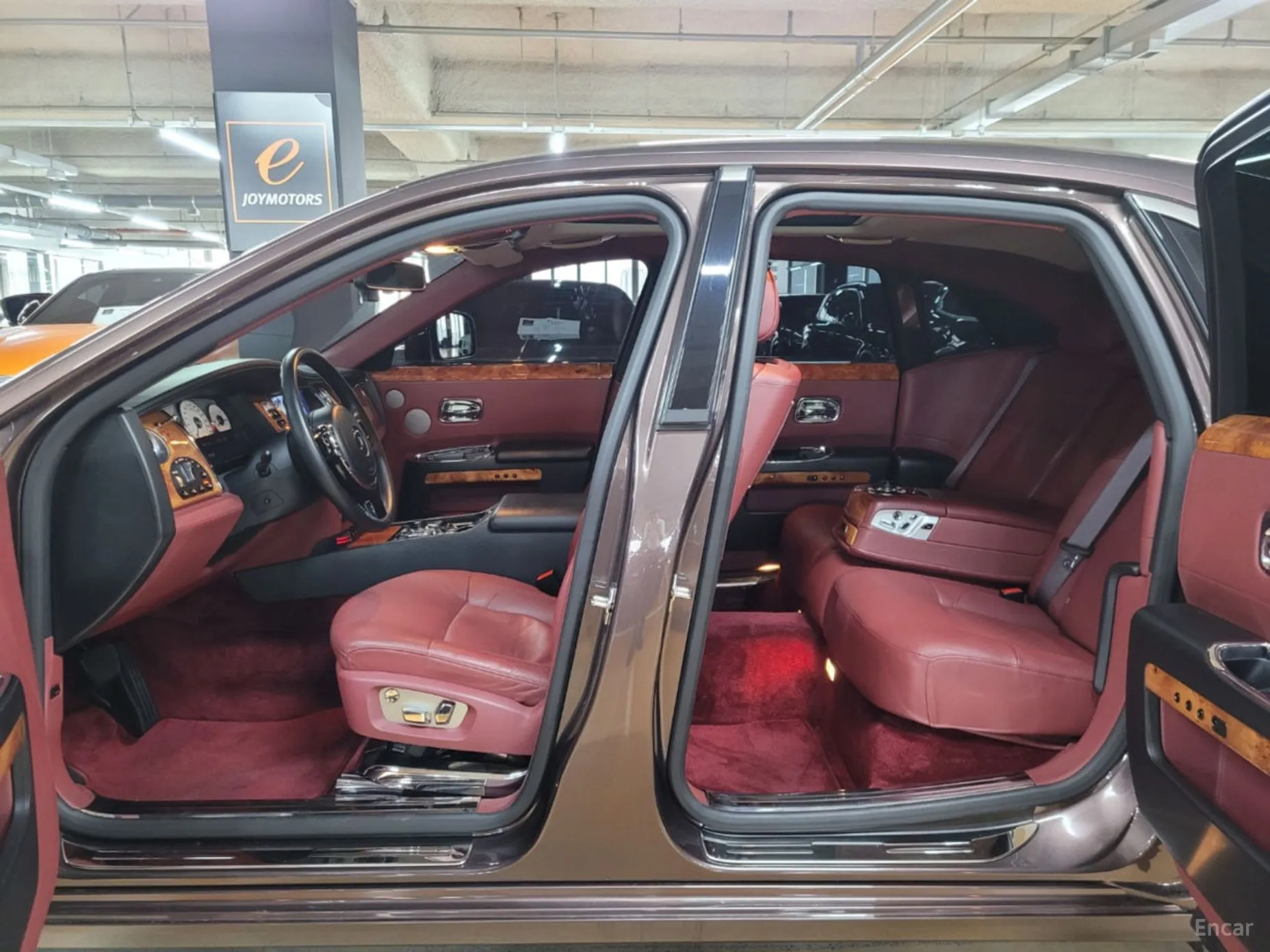 Rolls-Royce Ghost превью 8
