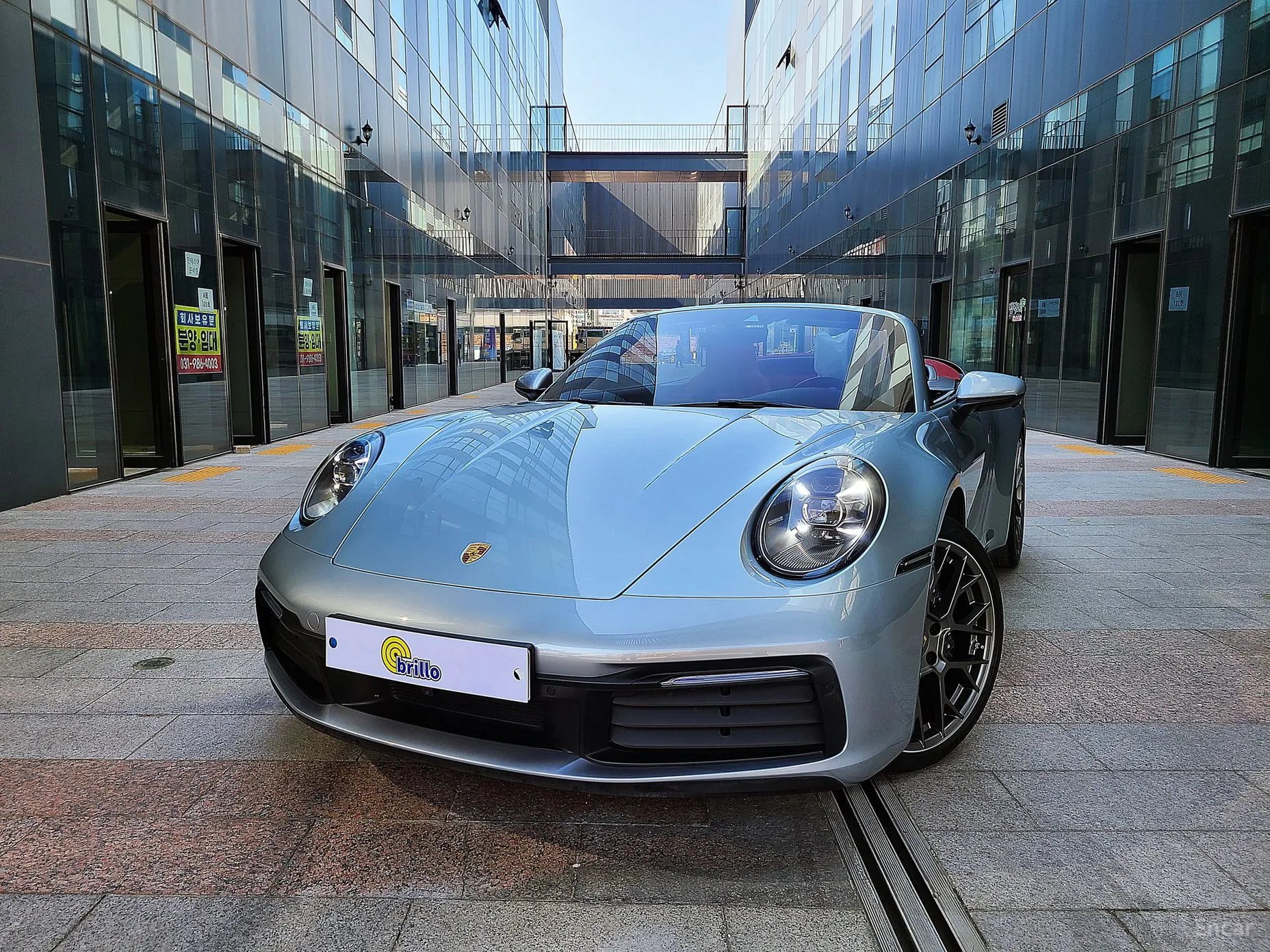 911 (992)