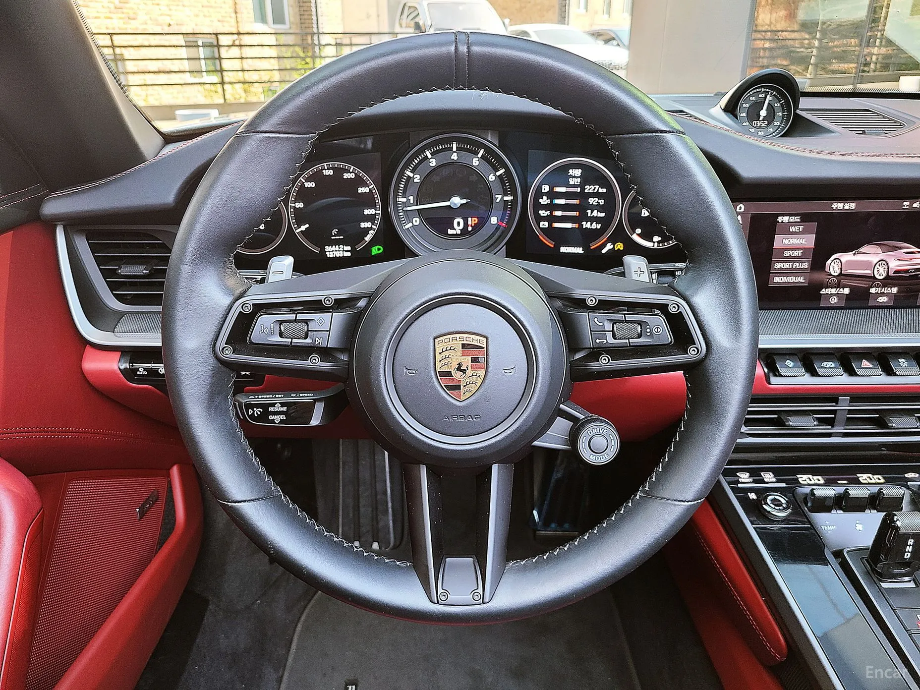 Porsche 911 (992) превью 4
