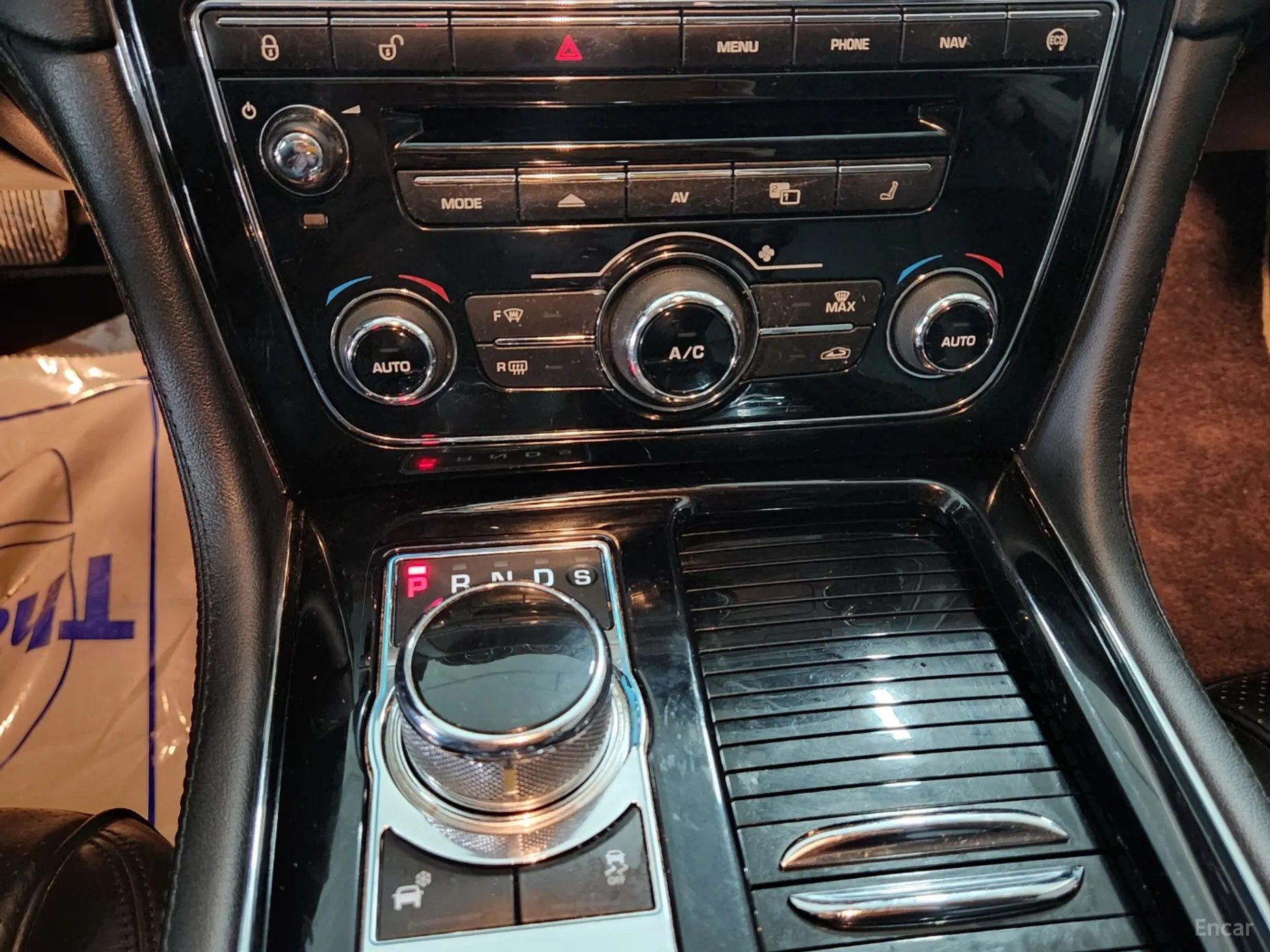 Jaguar All New XJ превью 13