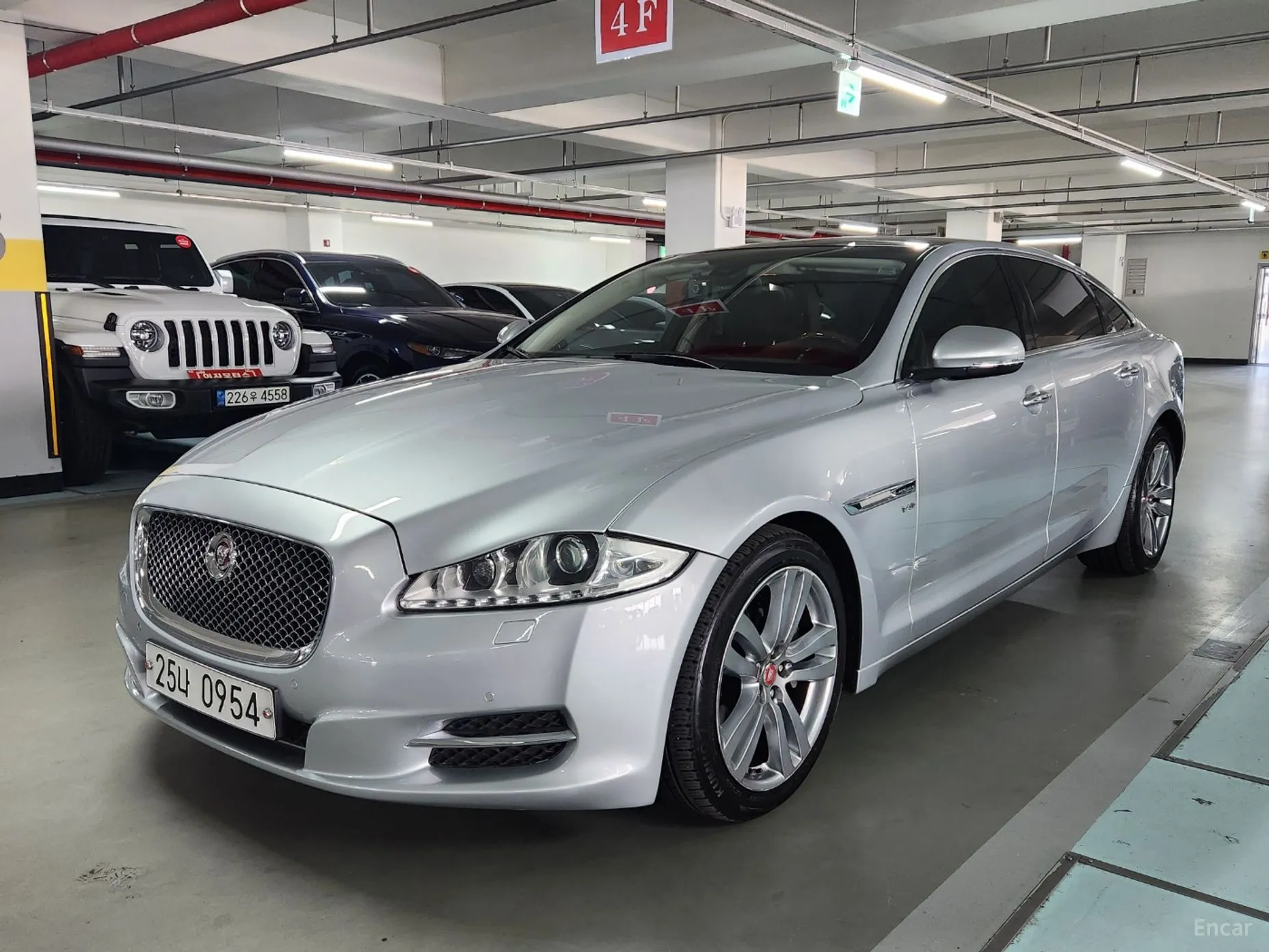 Jaguar All New XJ превью 2
