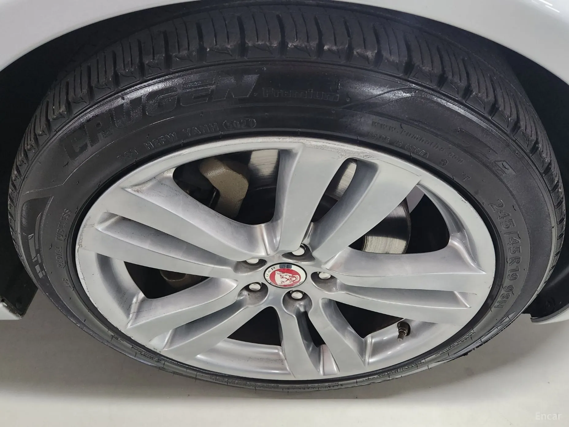 Jaguar All New XJ превью 19