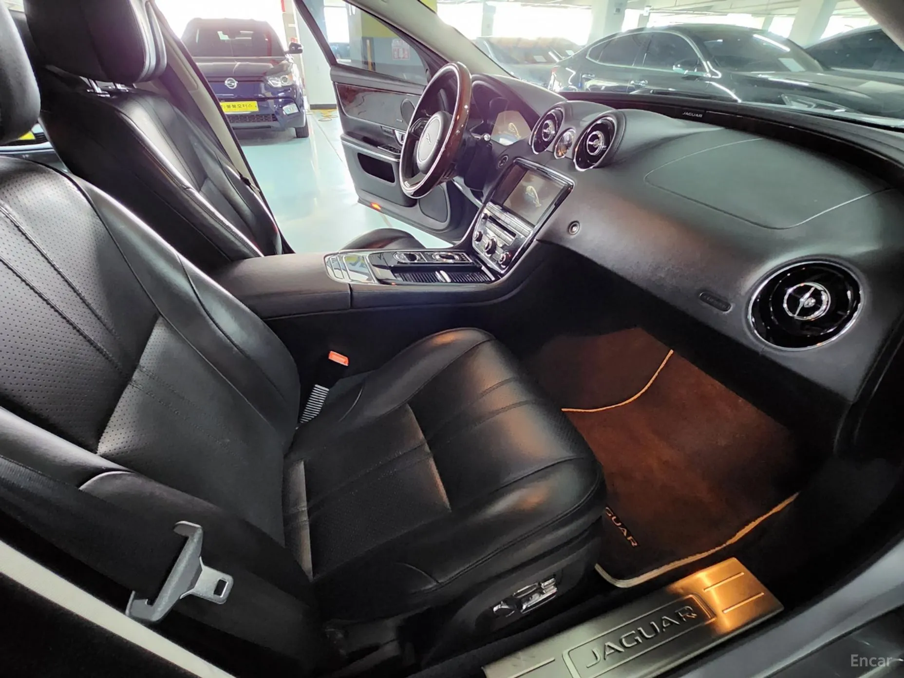 Jaguar All New XJ превью 8