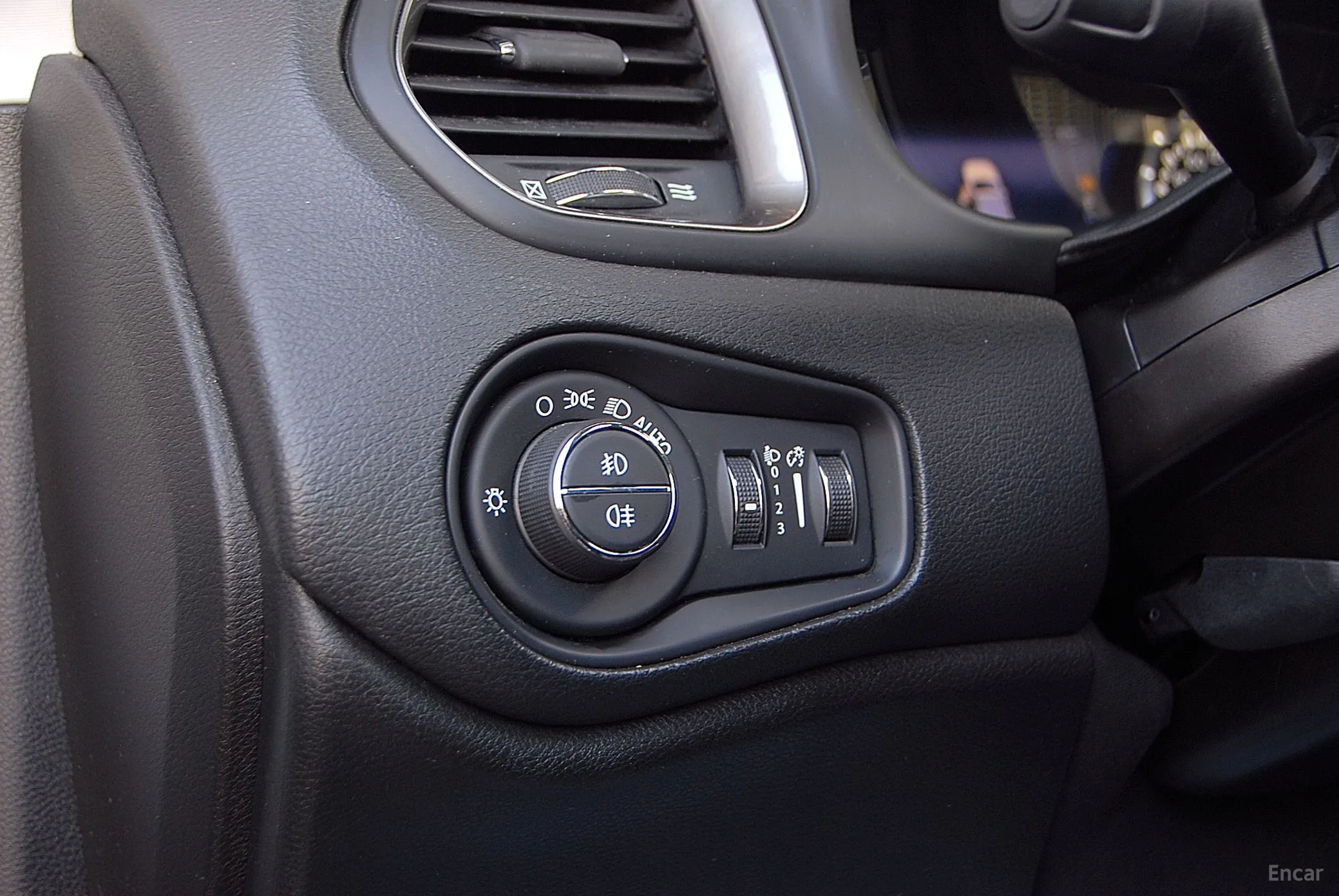 Jeep Renegade превью 11