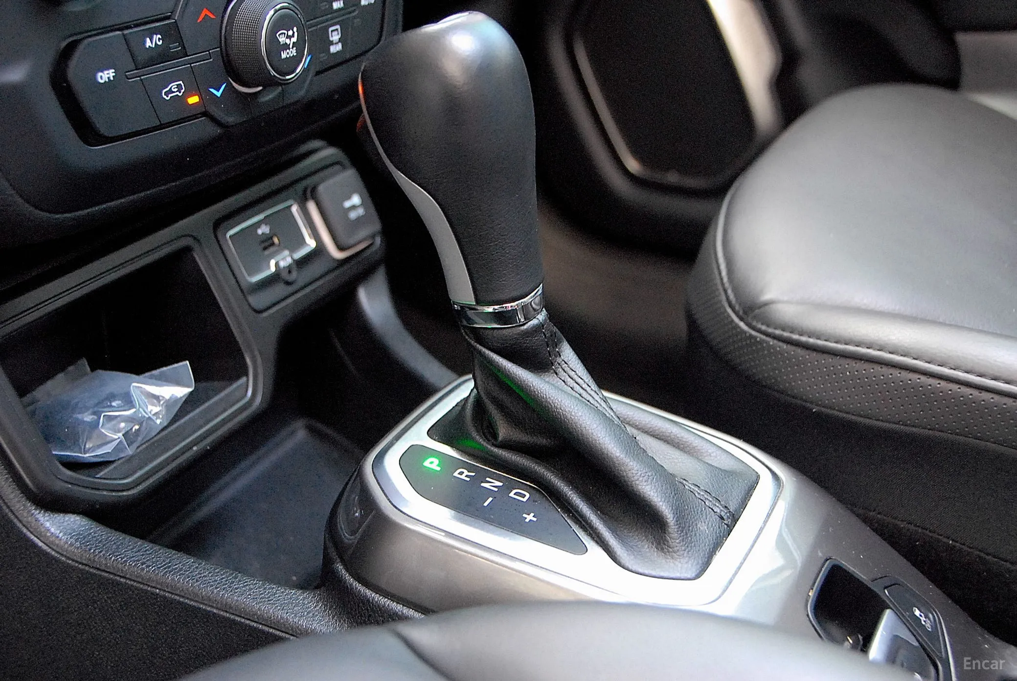 Jeep Renegade превью 9