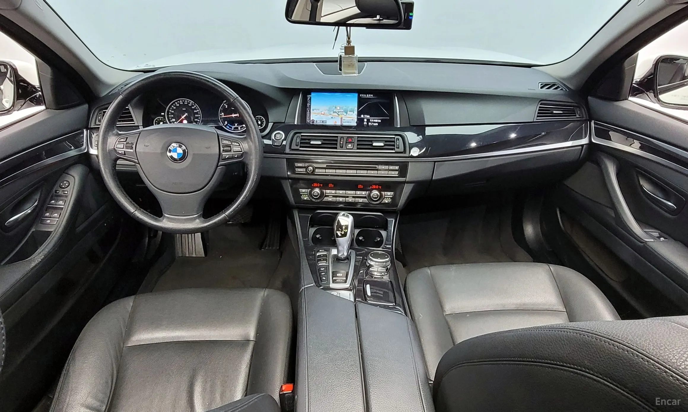 BMW 5 Series (F10) превью 4