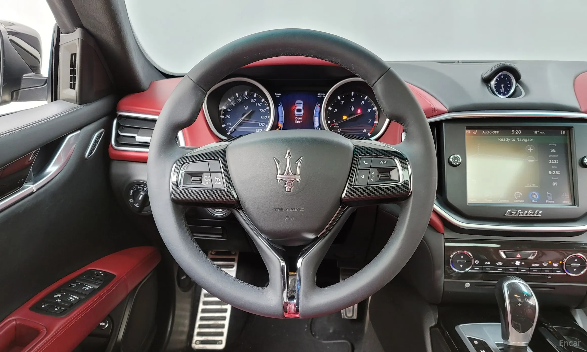 Maserati Ghibli превью 13