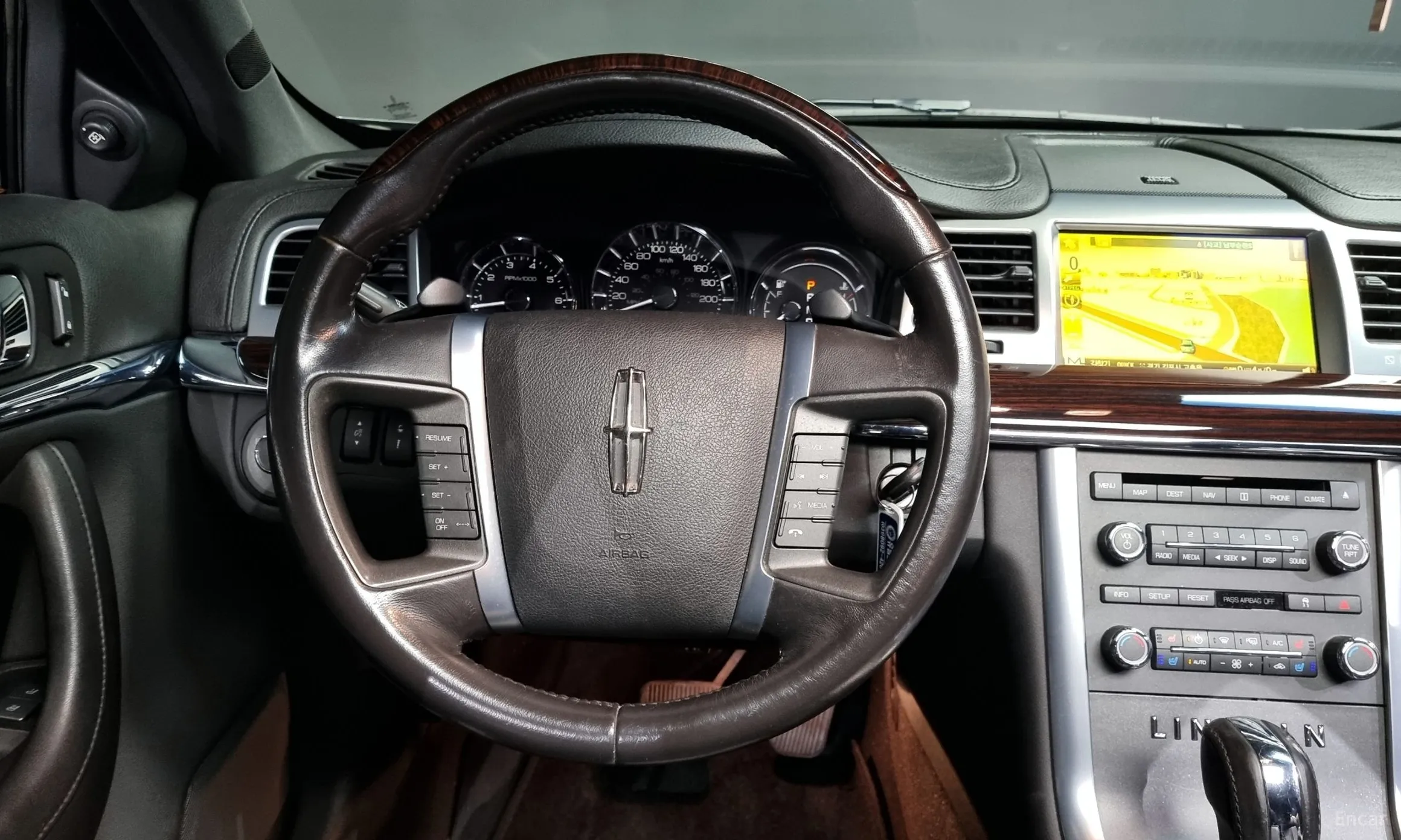 Lincoln MKS превью 13