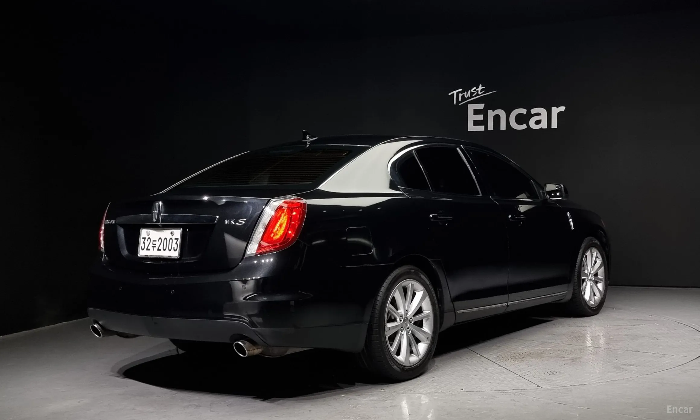 Lincoln MKS превью 2