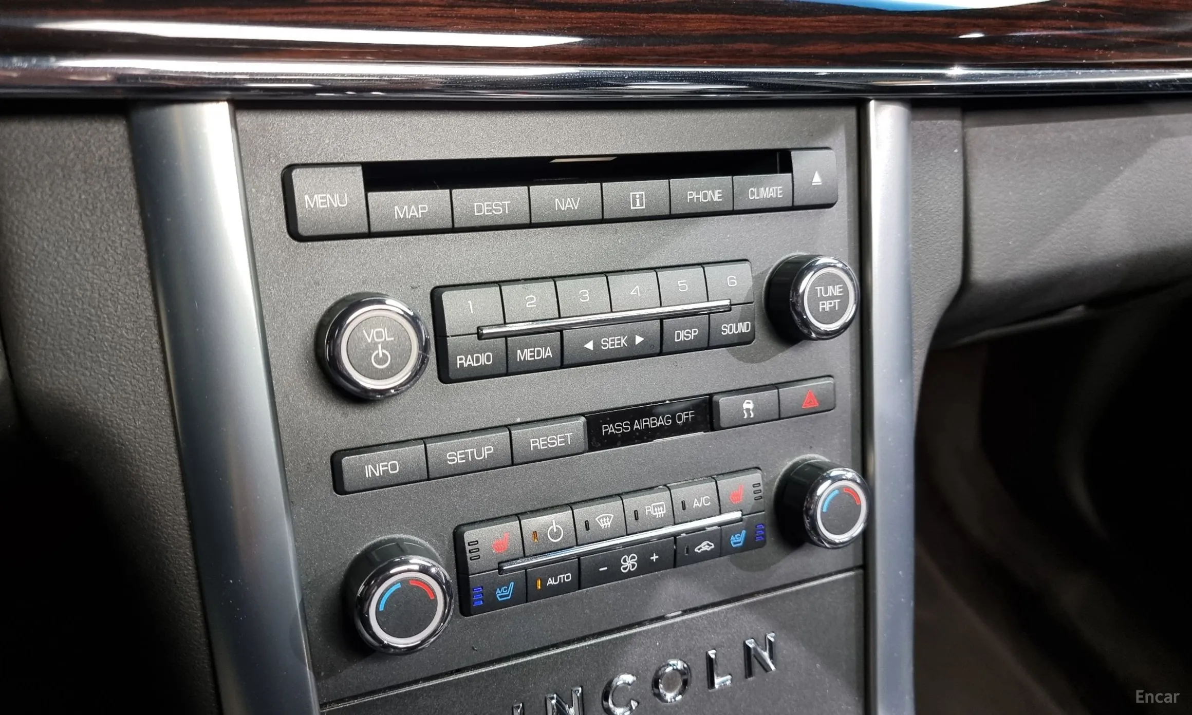 Lincoln MKS превью 17