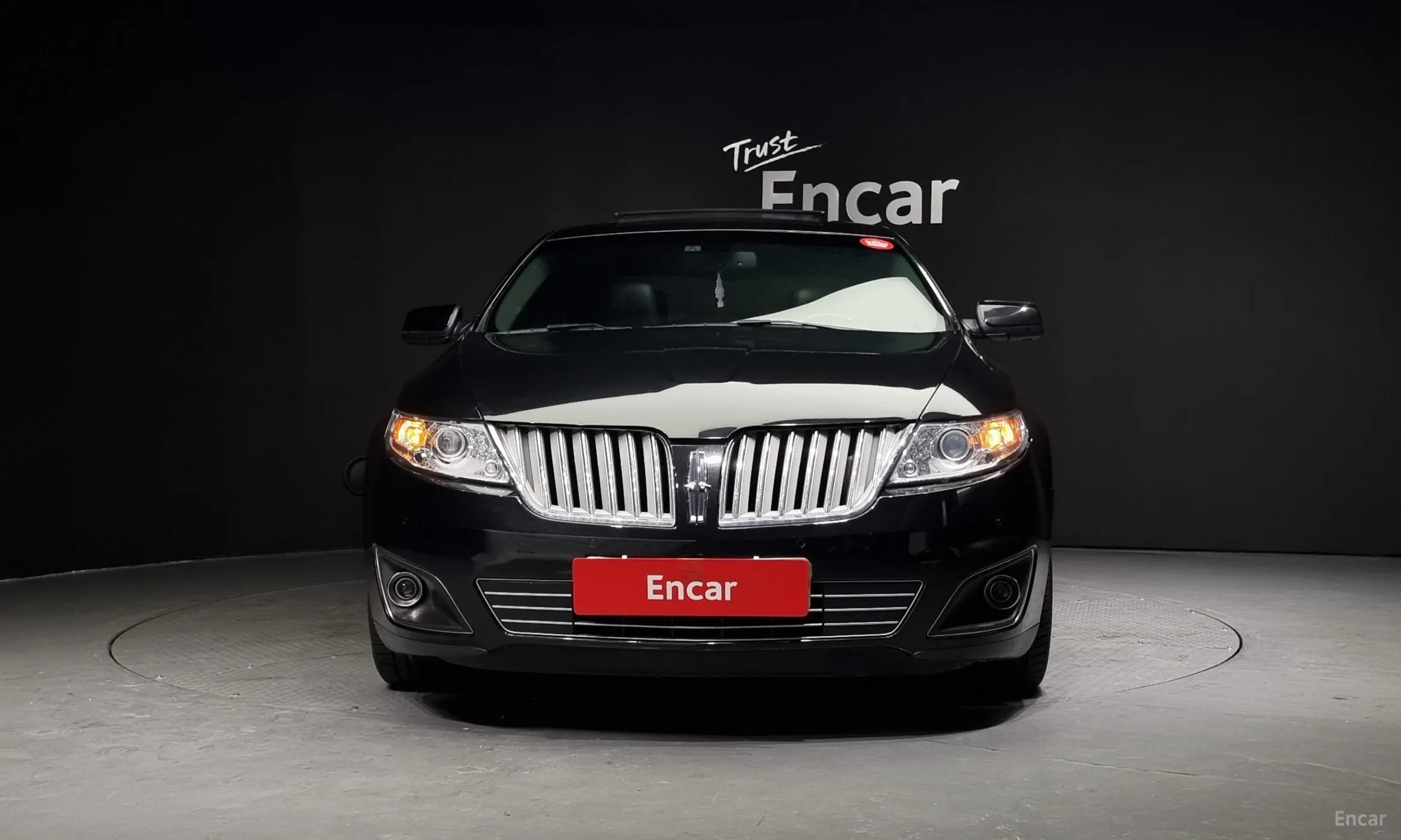 Lincoln MKS превью 3