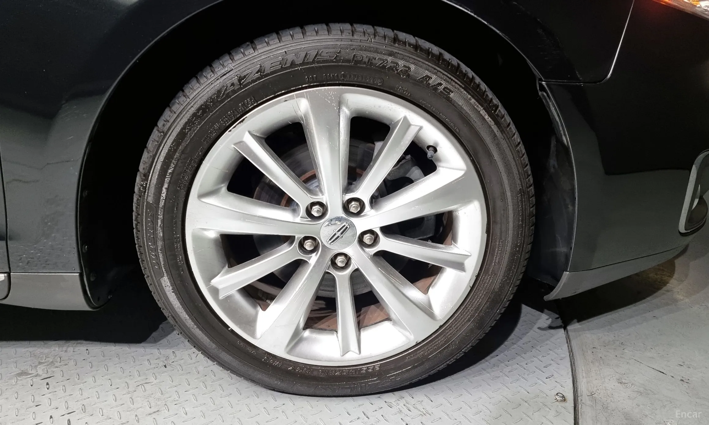 Lincoln MKS превью 5