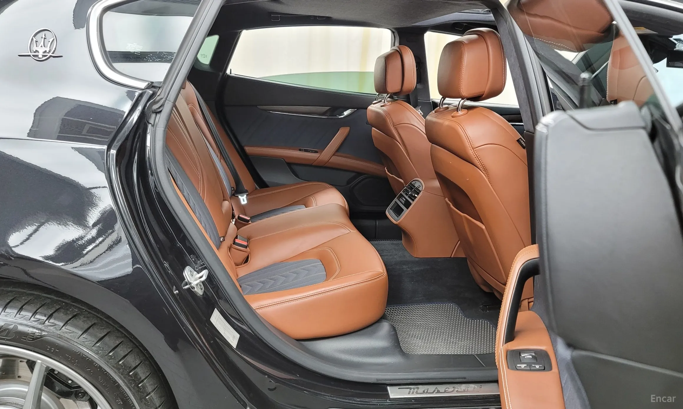 Maserati Quattroporte превью 12