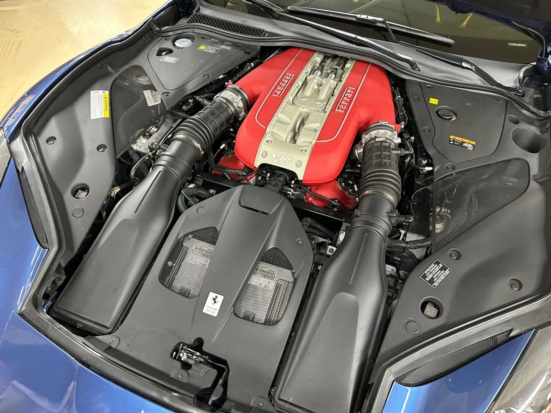 Ferrari 812 Superfast превью 17