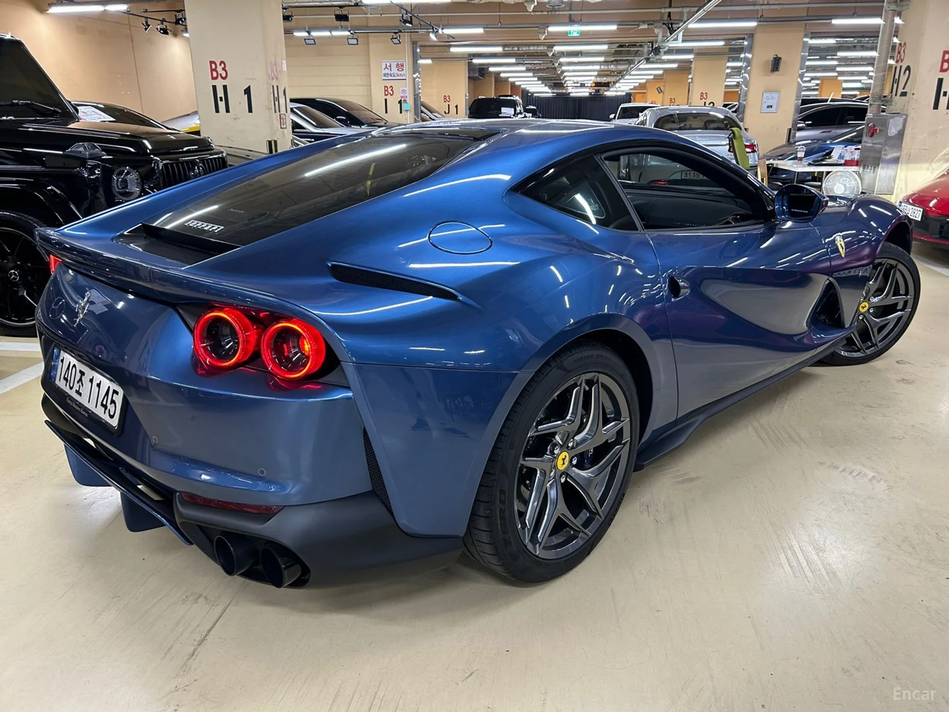 Ferrari 812 Superfast превью 5