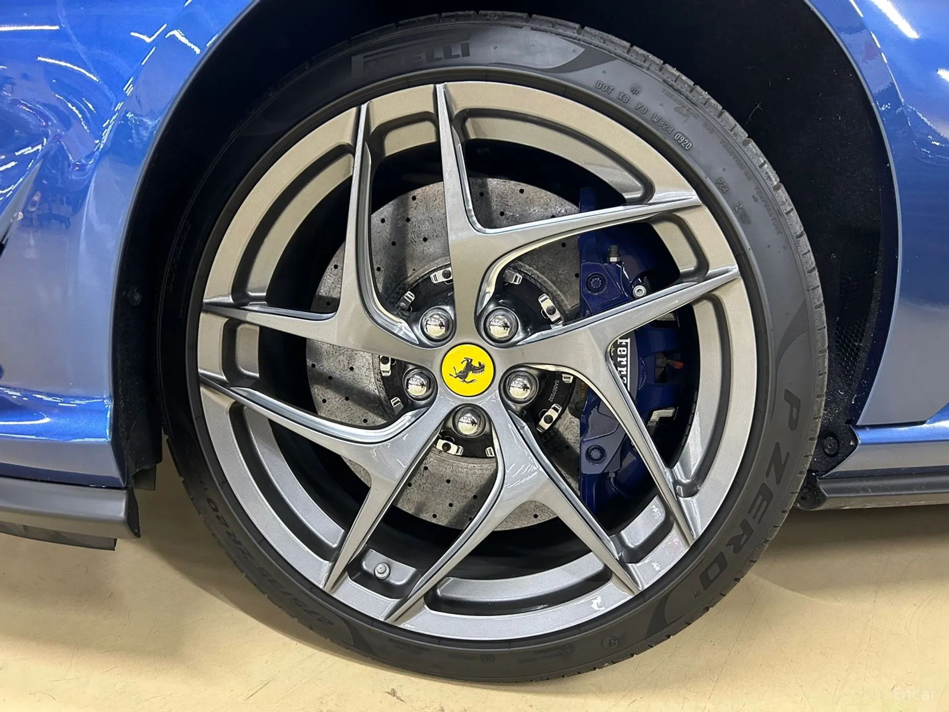 Ferrari 812 Superfast превью 8