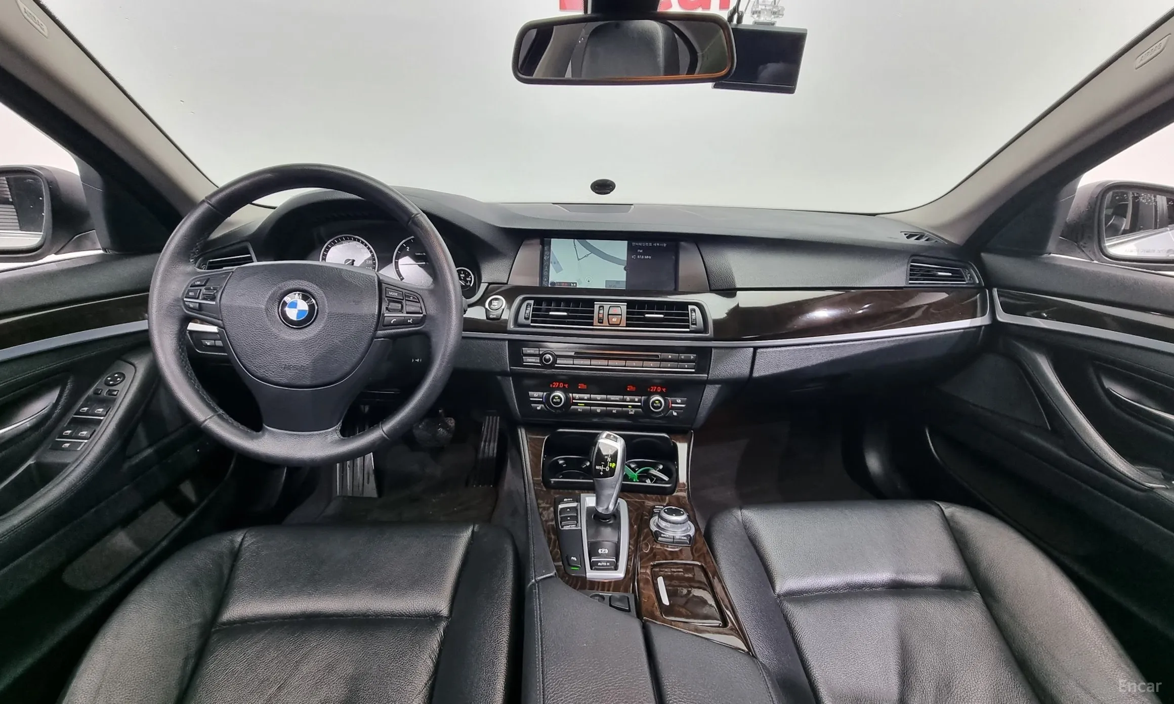 BMW 5 Series (F10) превью 4