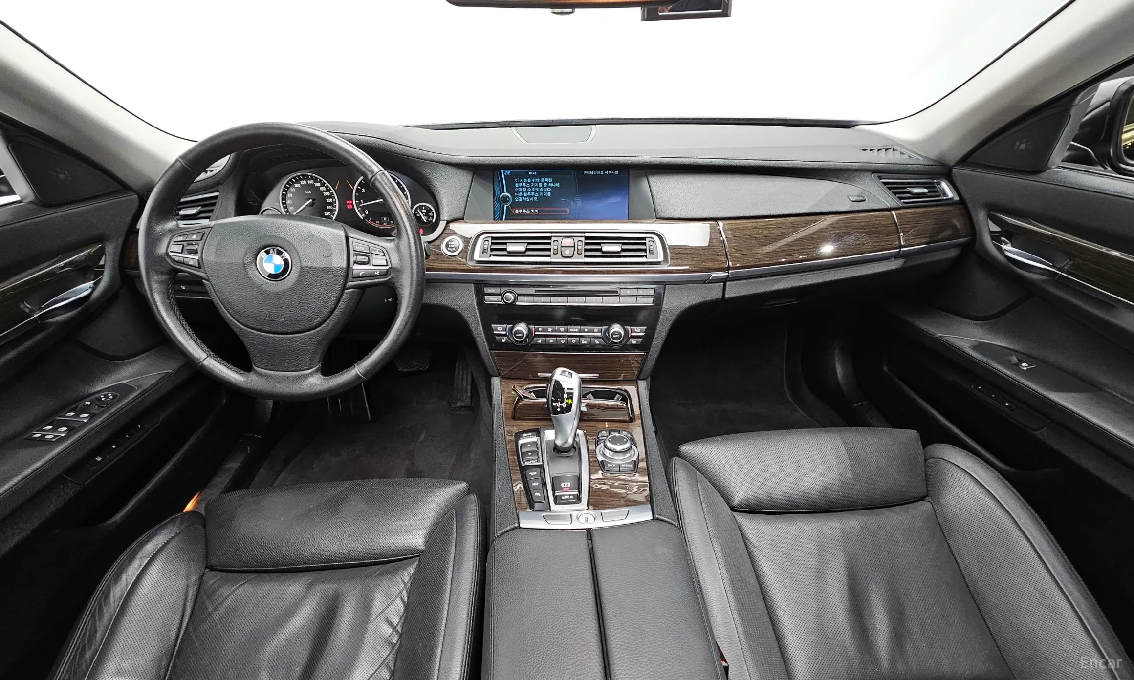 BMW 7 Series (F01) превью 4