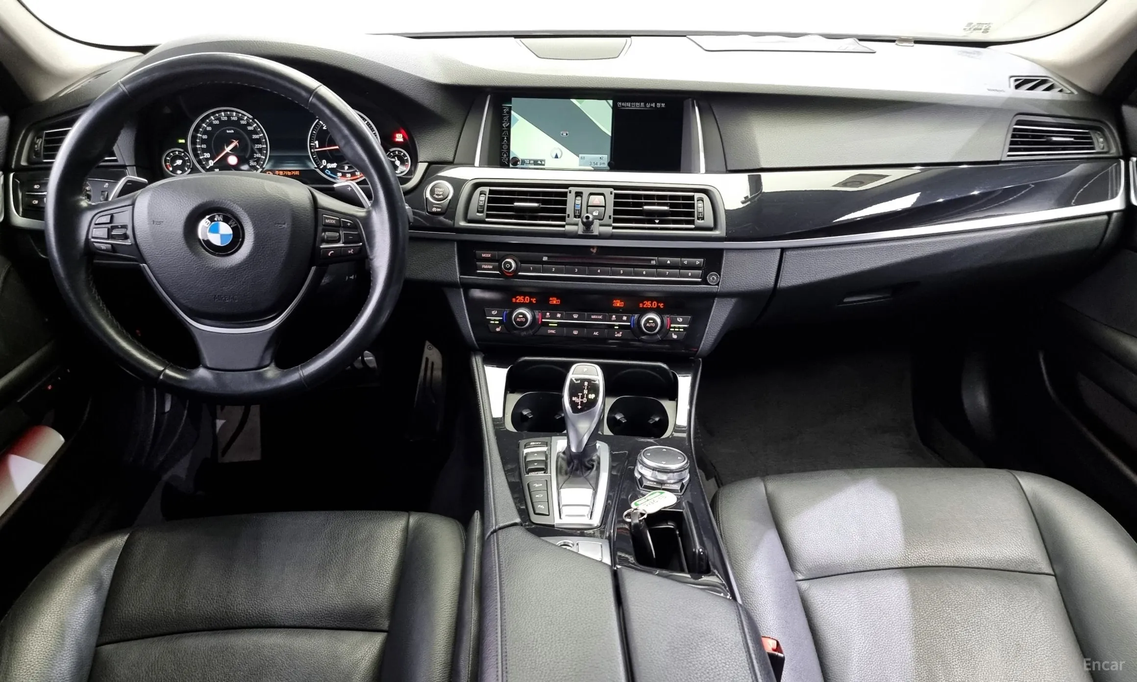 BMW 5 Series (F10) превью 4