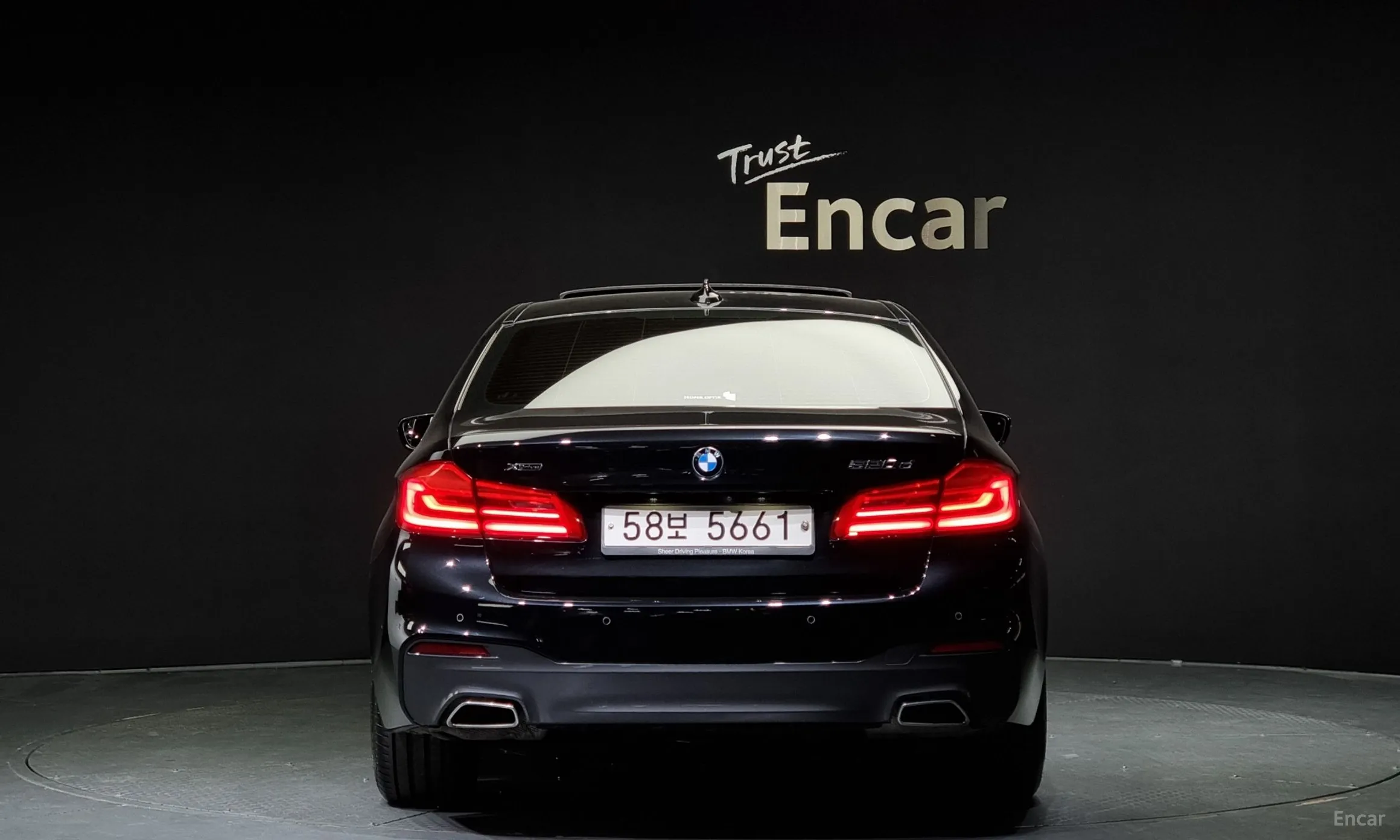 BMW 5 Series (G30) превью 3