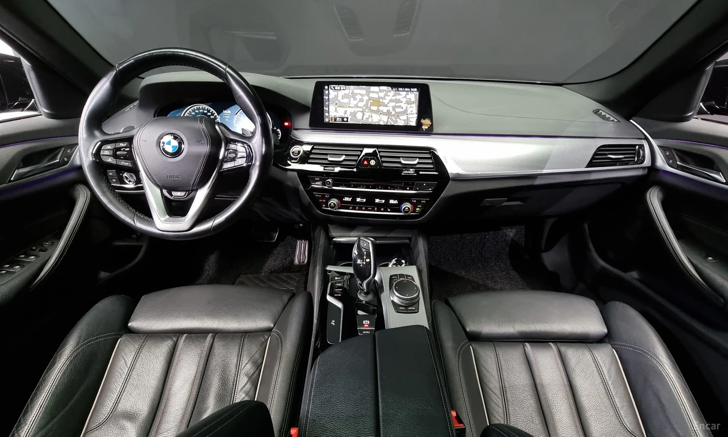 BMW 5 Series (G30) превью 4