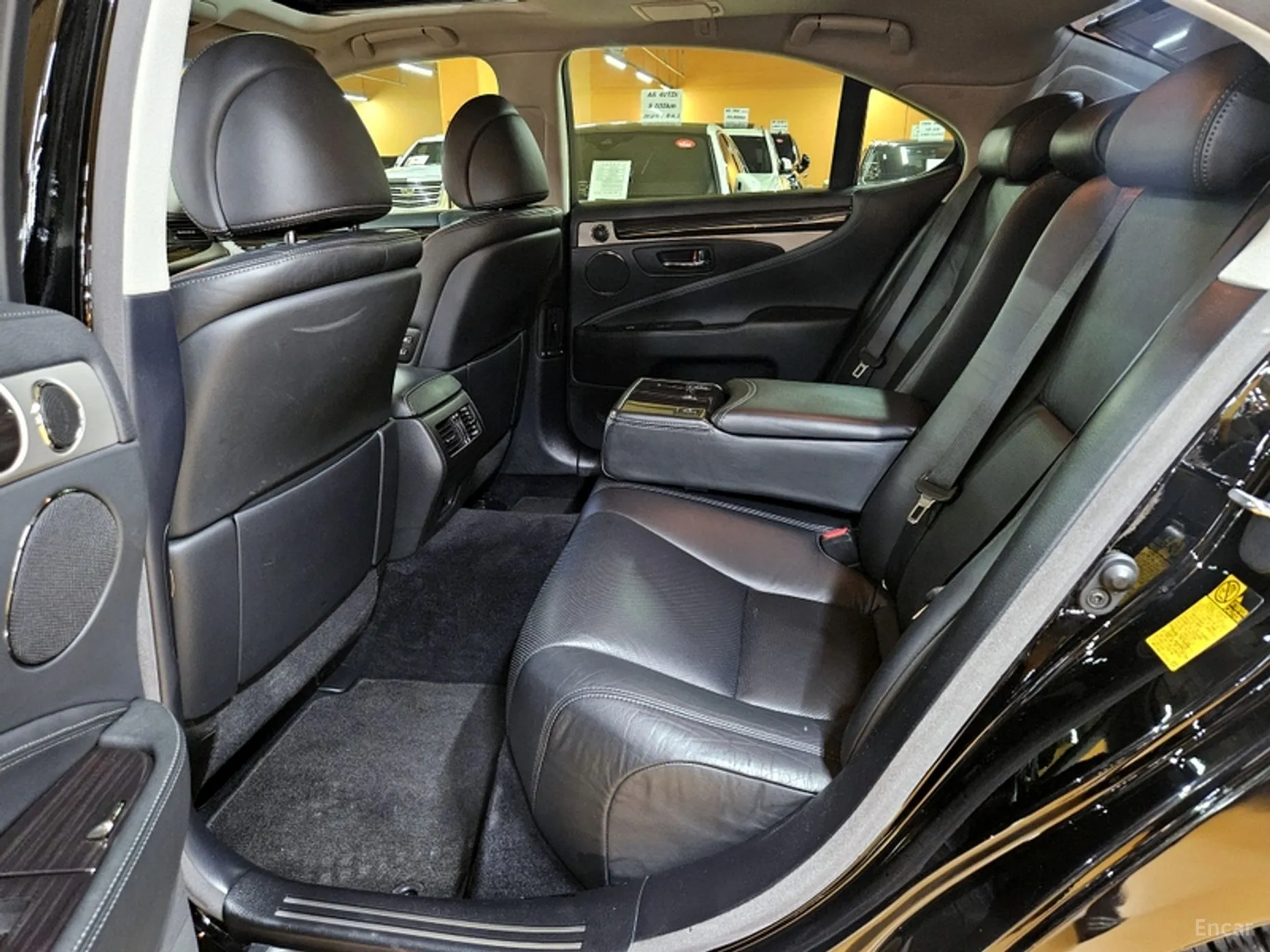 Lexus LS460 превью 11
