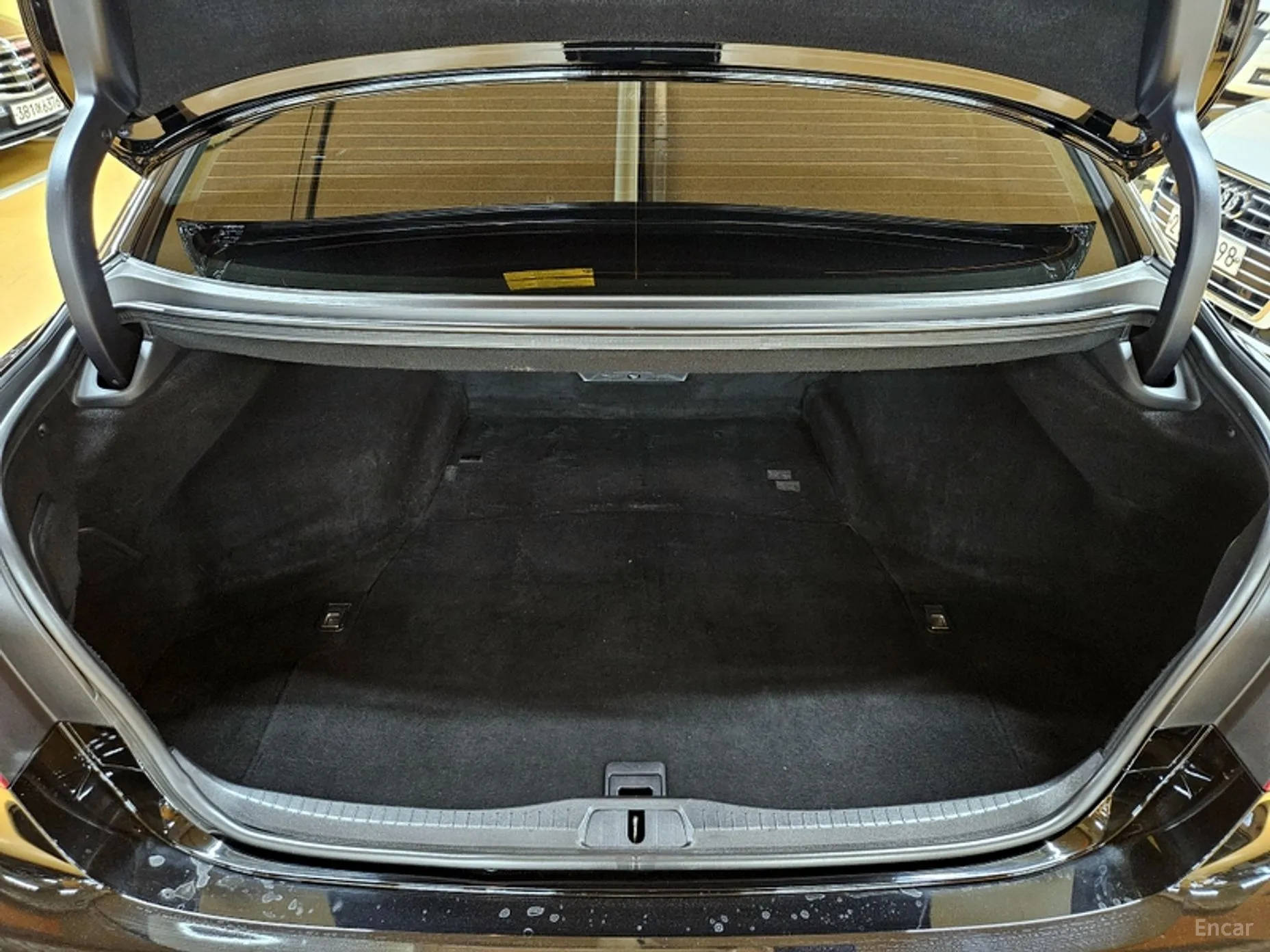Lexus LS460 превью 18