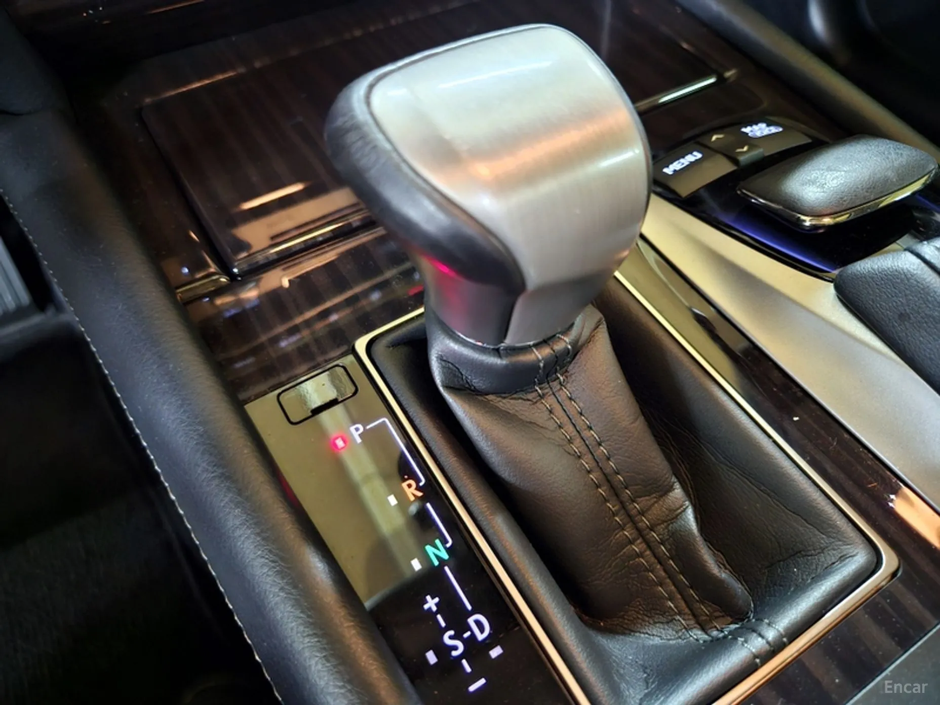 Lexus LS460 превью 9
