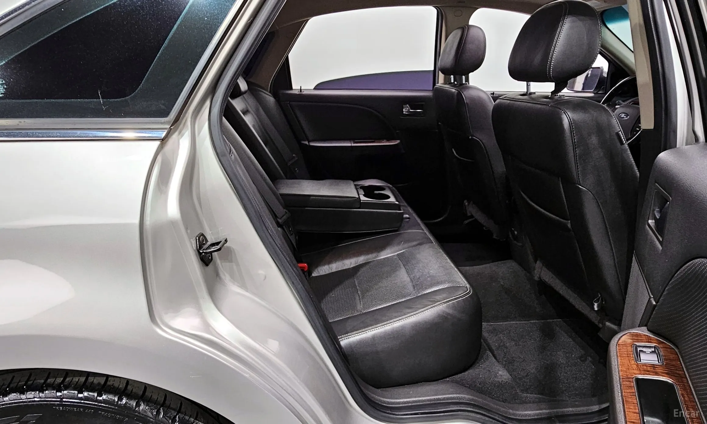Ford Taurus превью 12