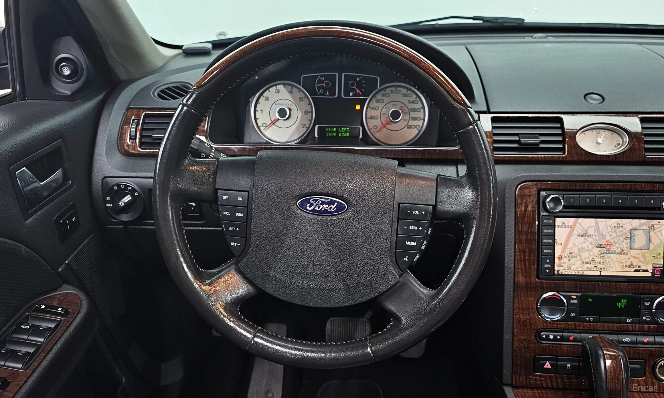 Ford Taurus превью 13