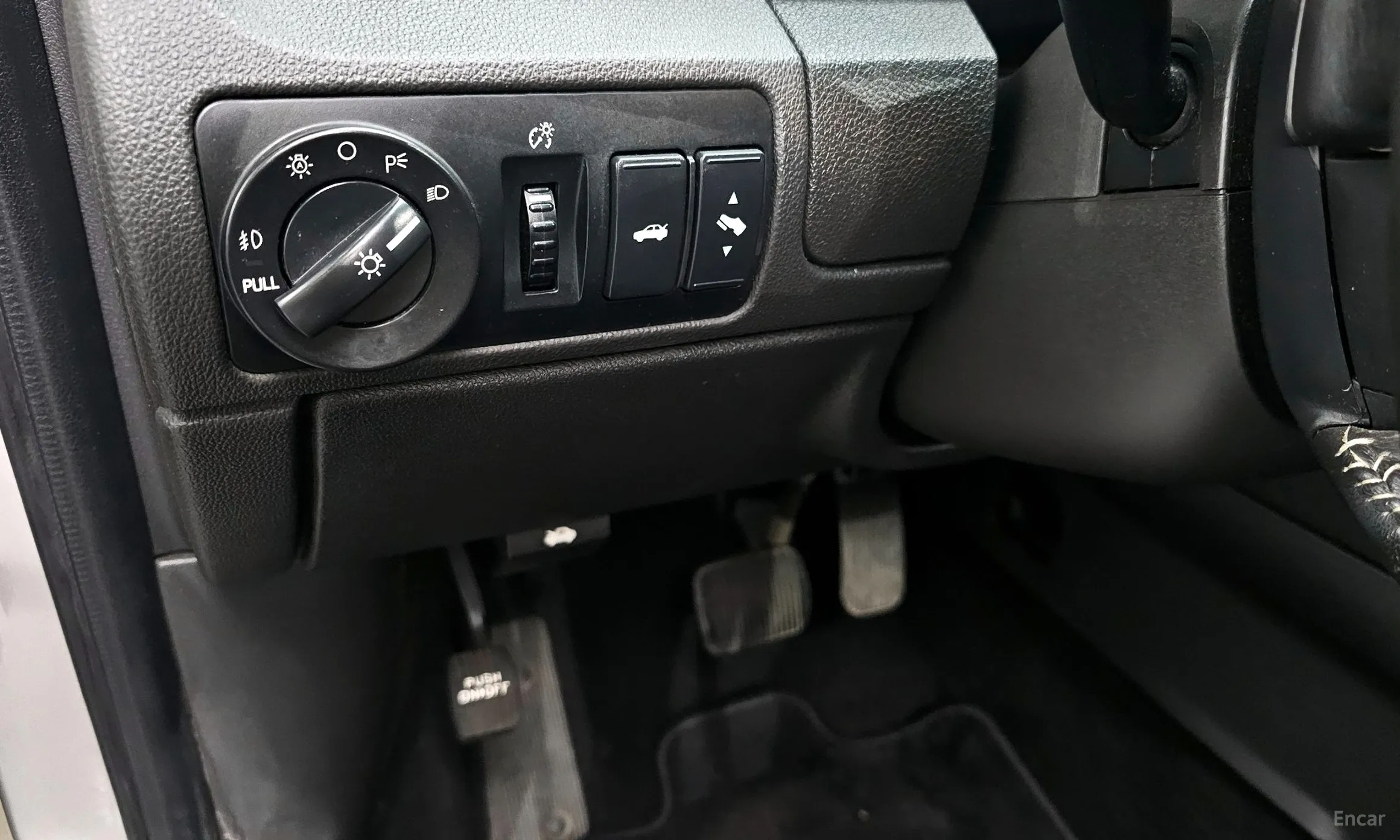 Ford Taurus превью 14