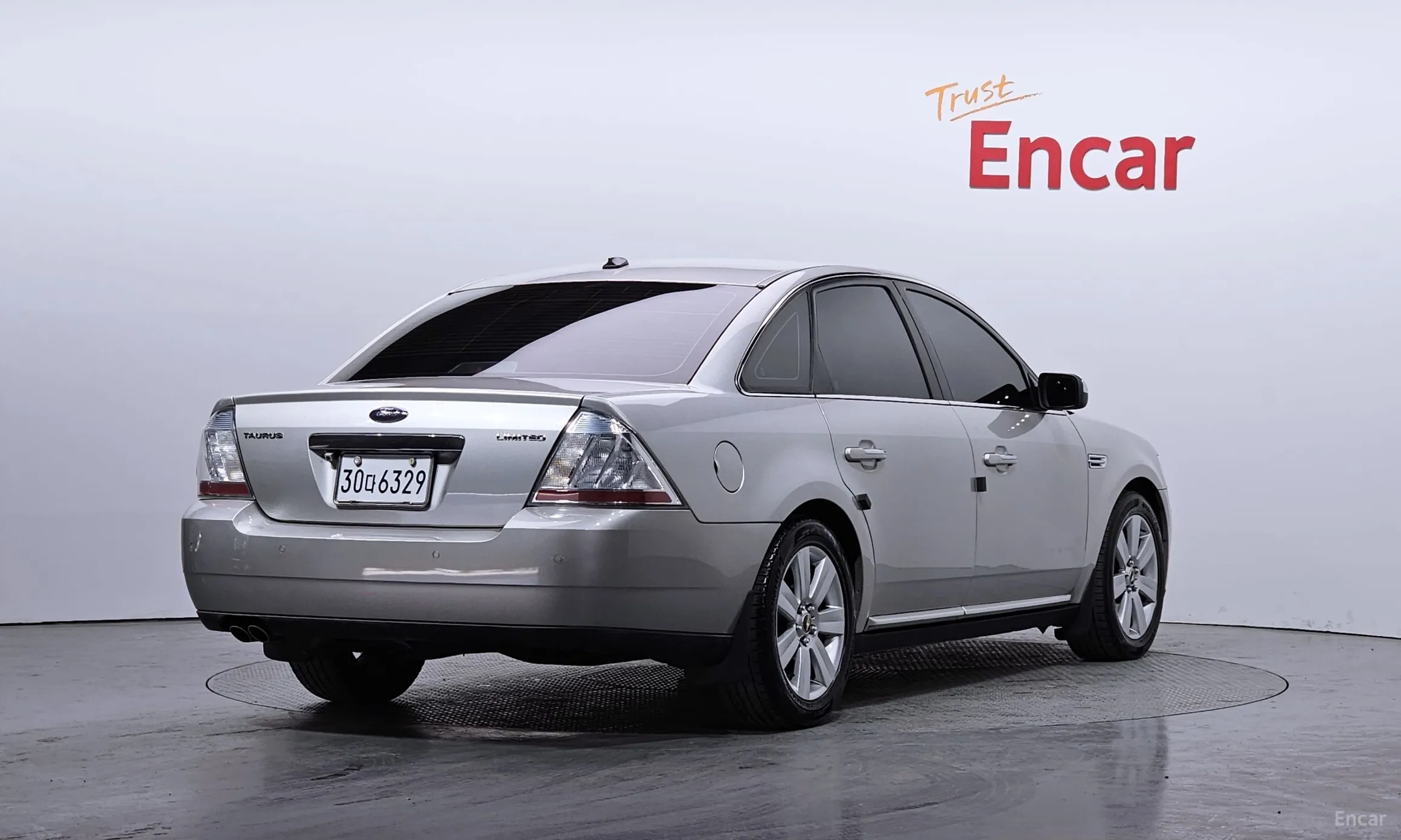Ford Taurus