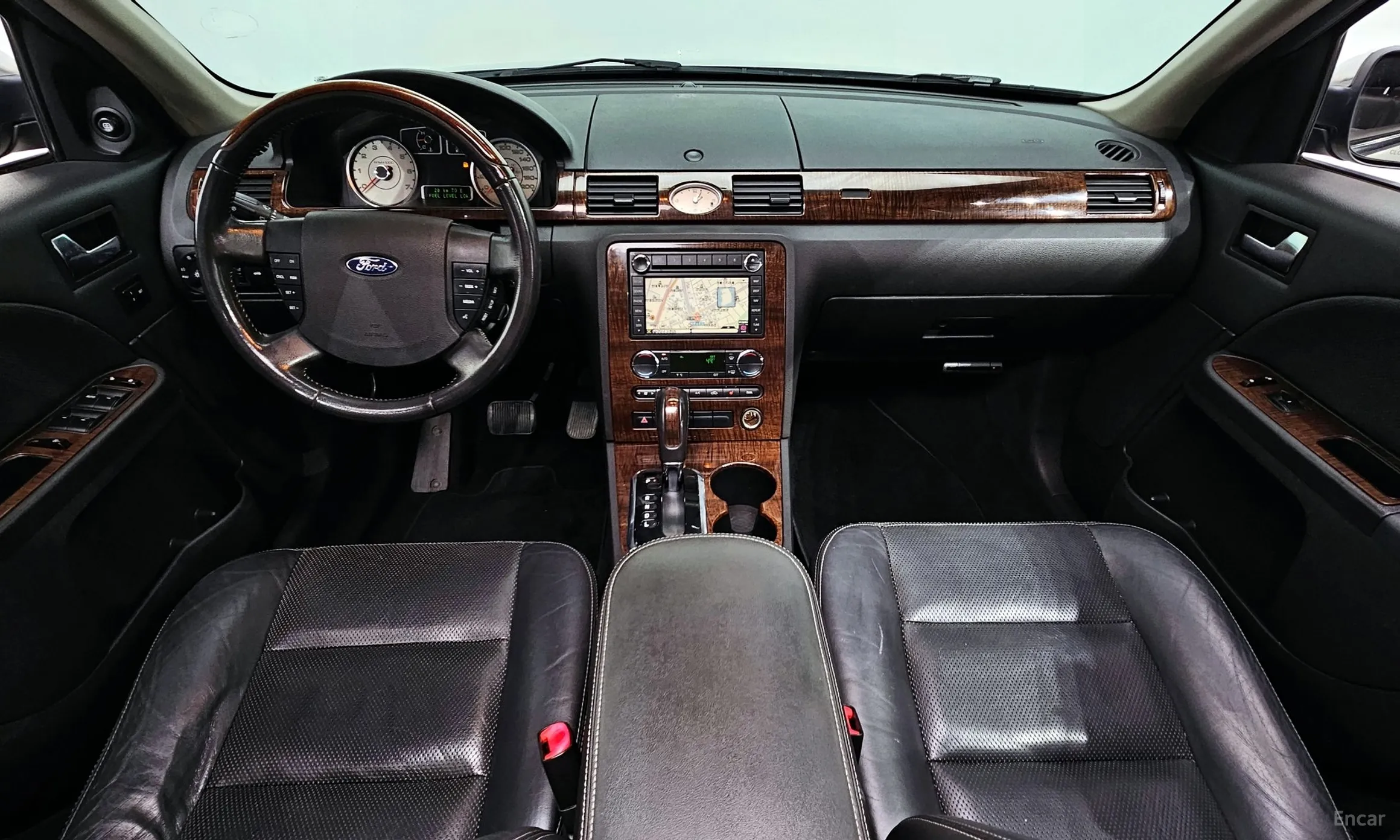 Ford Taurus превью 7
