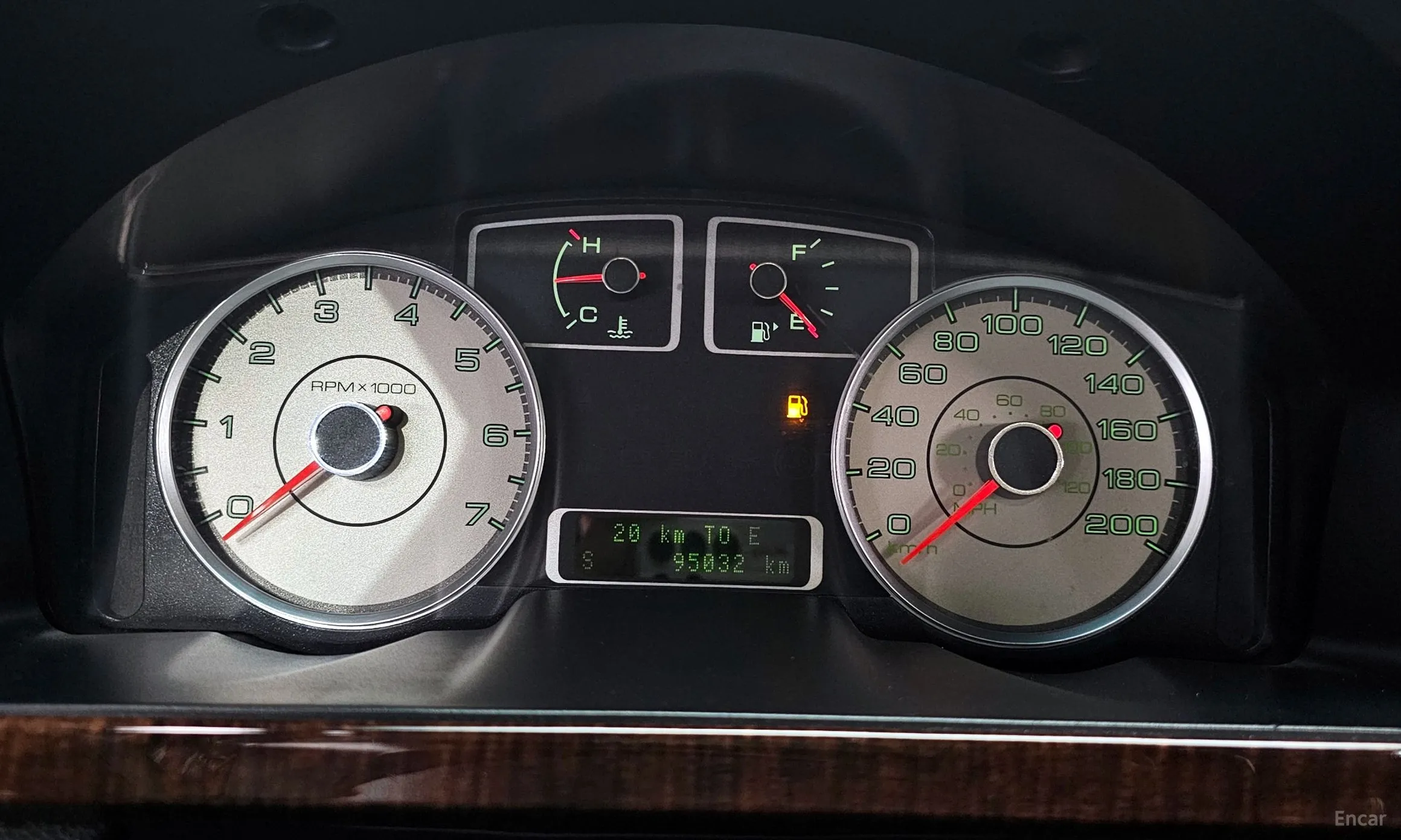 Ford Taurus превью 8