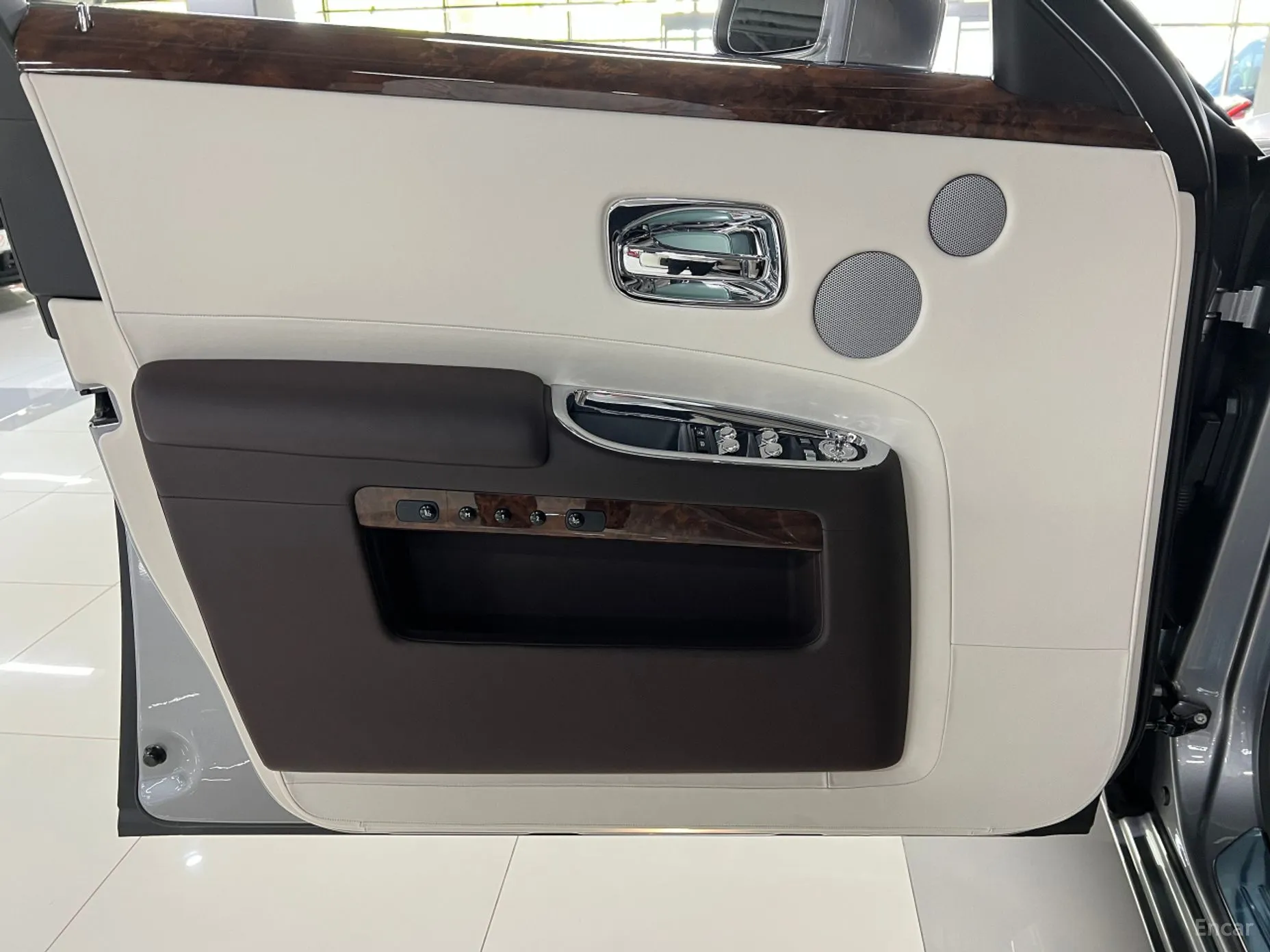 Rolls-Royce Ghost превью 13