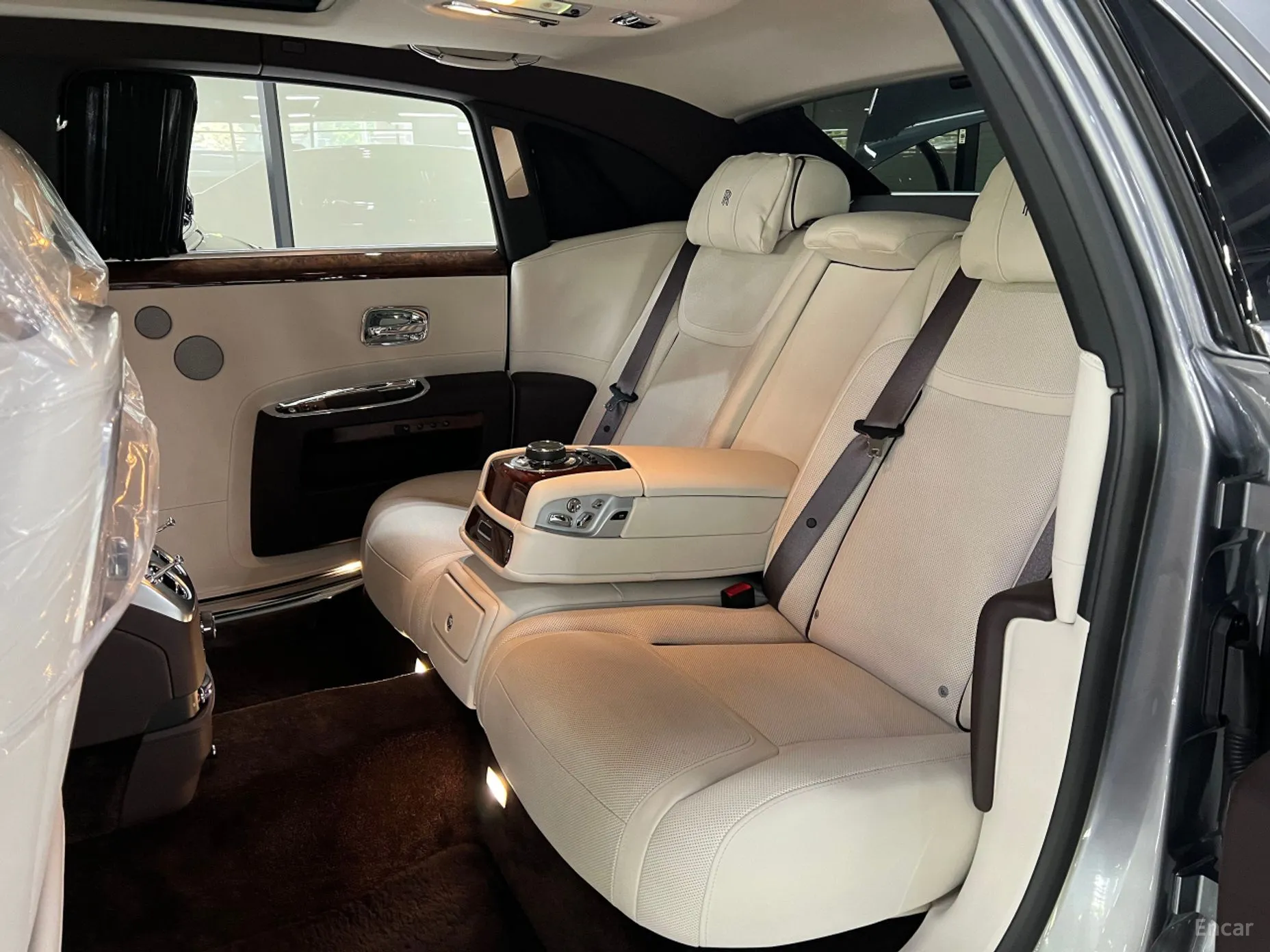 Rolls-Royce Ghost превью 16