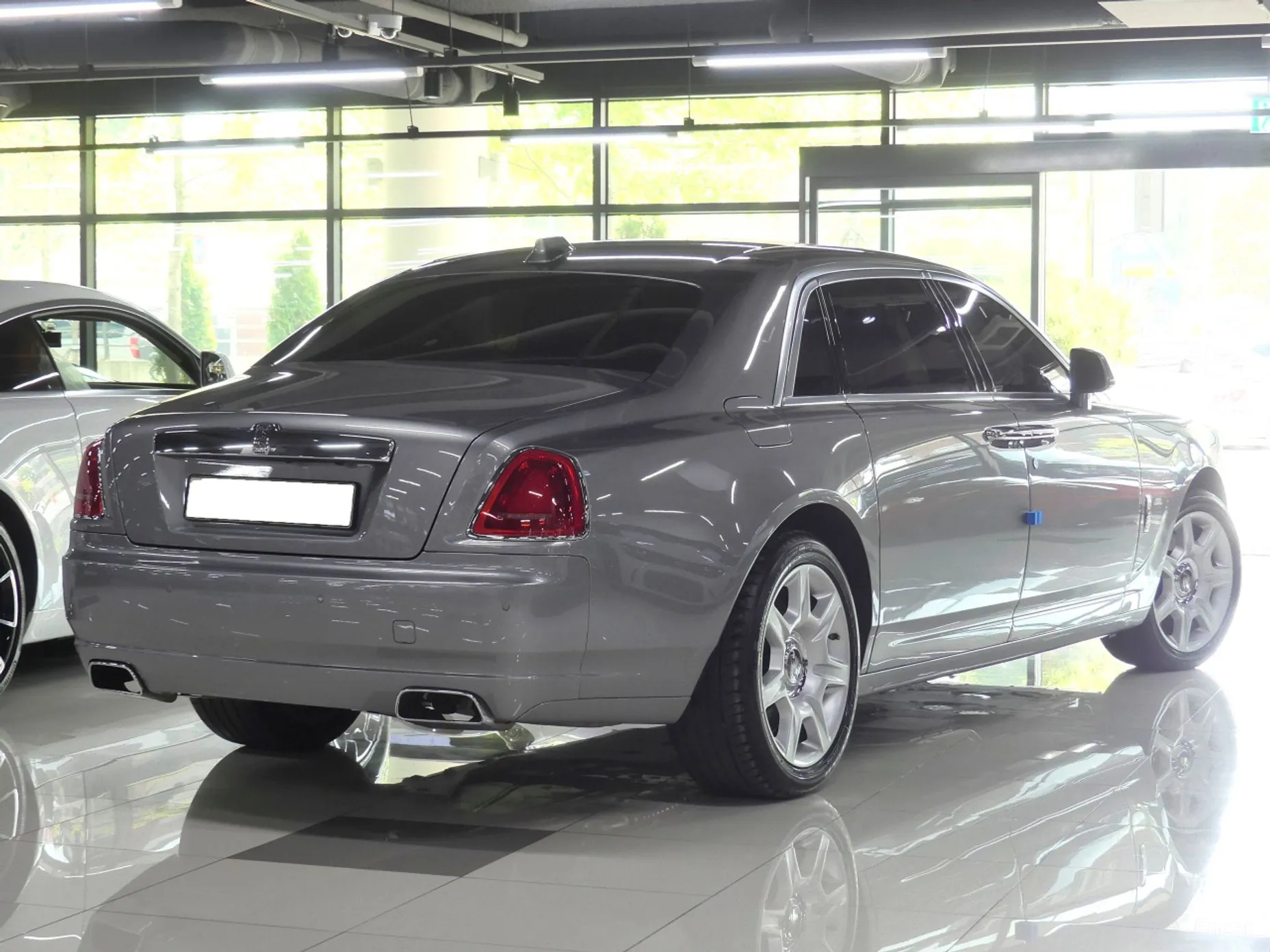 Rolls-Royce Ghost превью 3