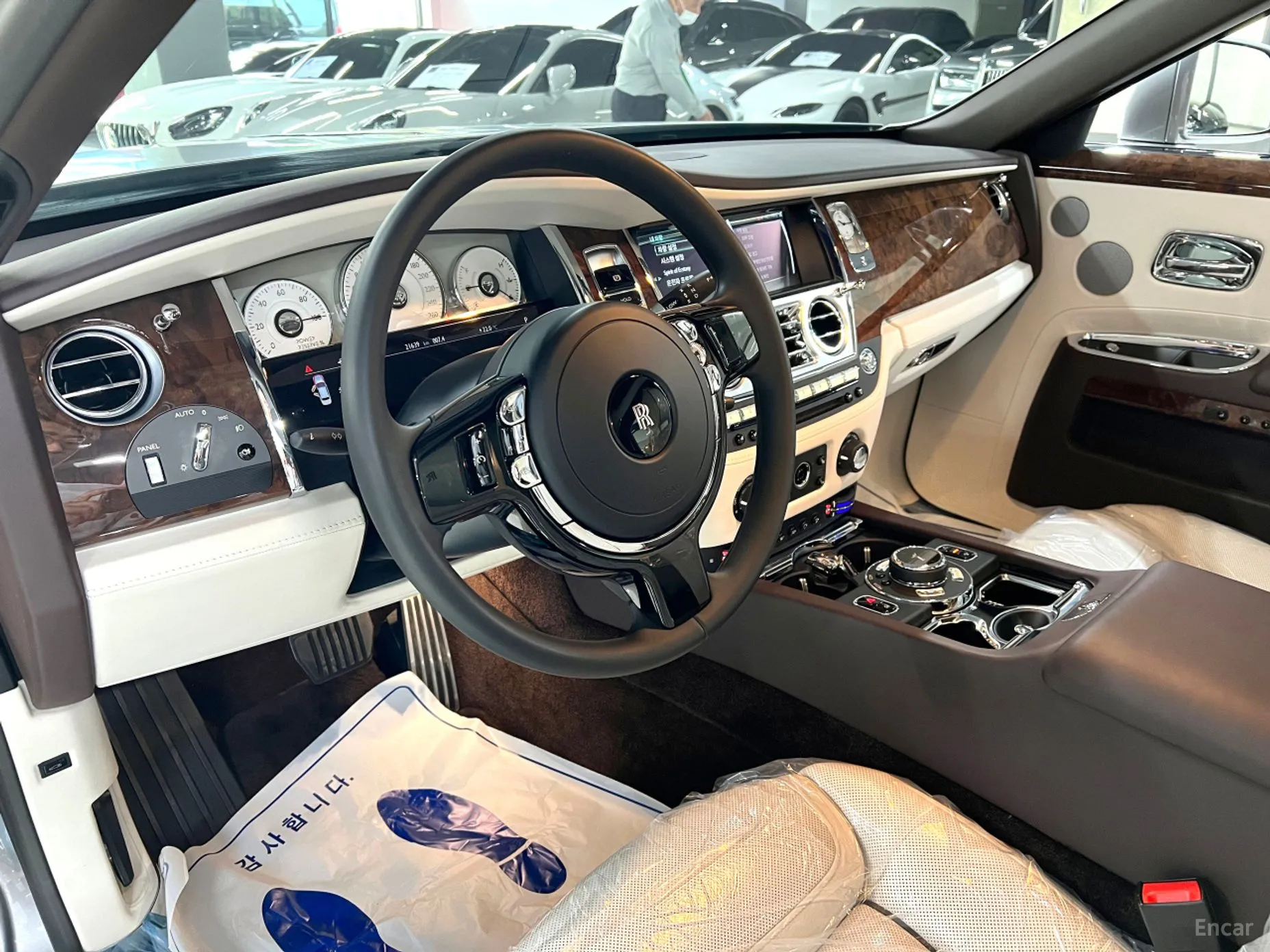 Rolls-Royce Ghost превью 4