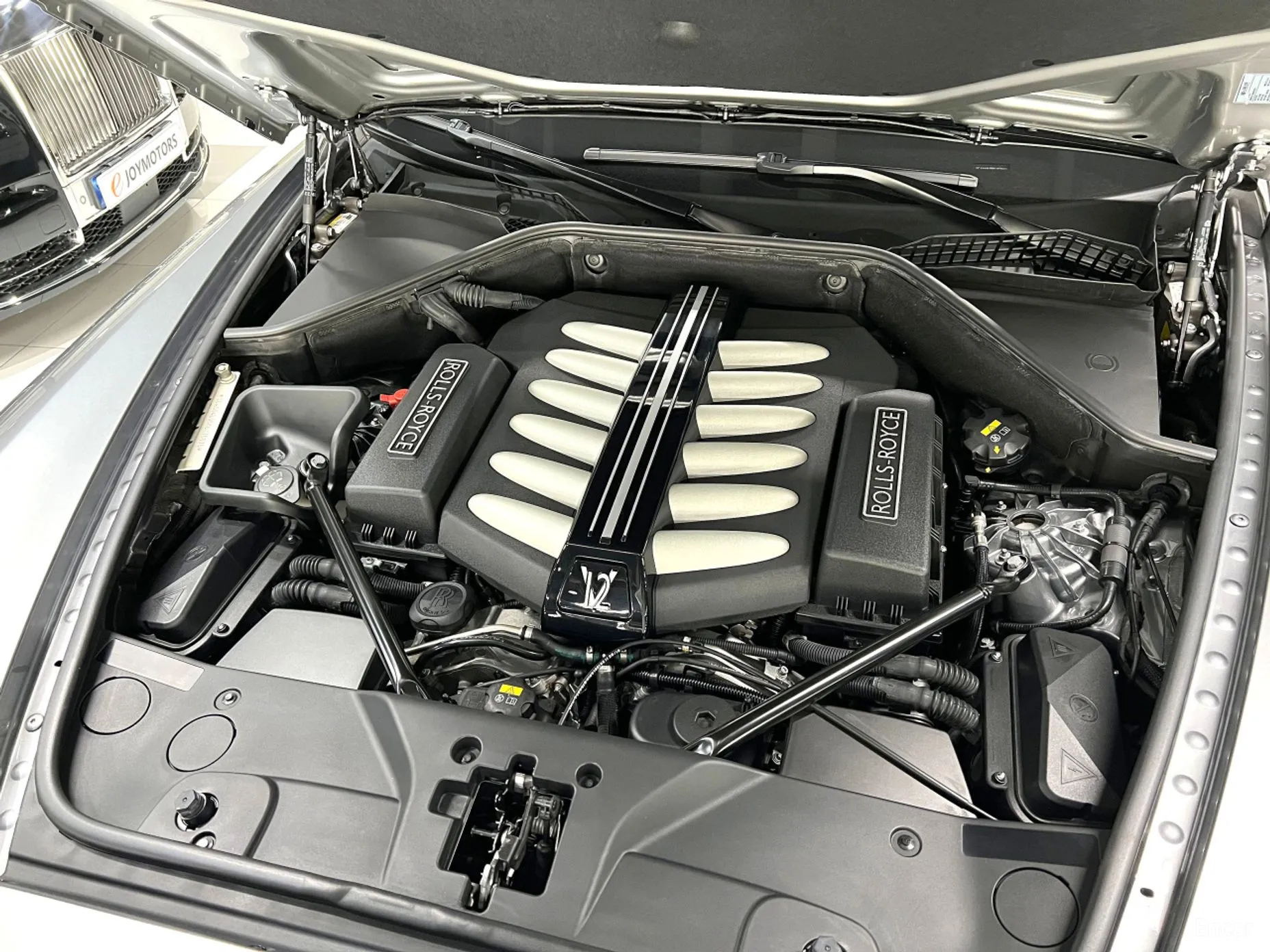 Rolls-Royce Ghost превью 6