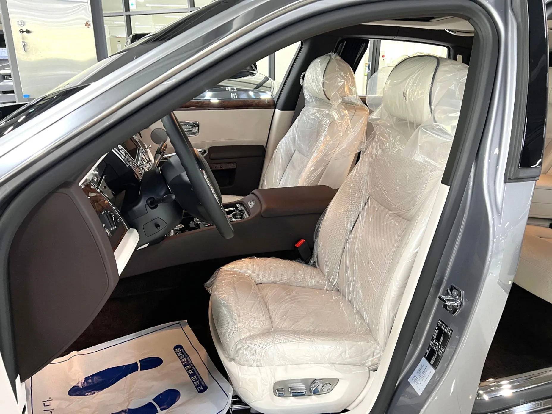 Rolls-Royce Ghost превью 8