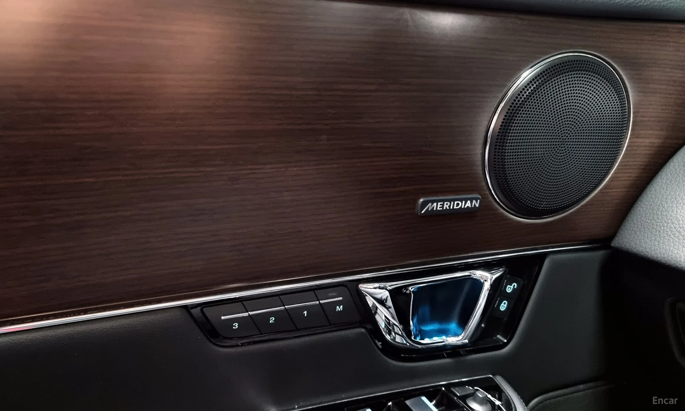 Jaguar All New XJ превью 18