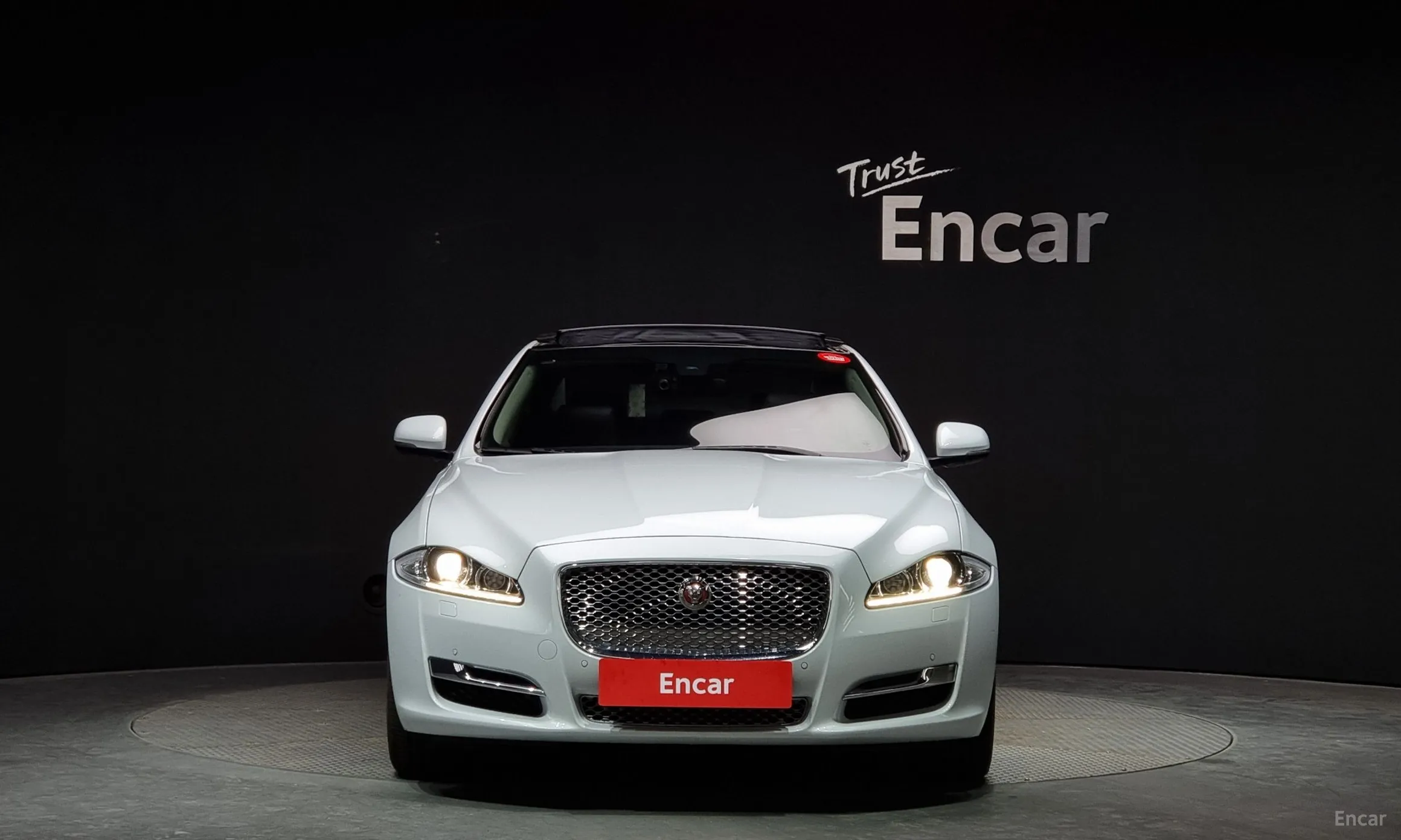 Jaguar All New XJ превью 3