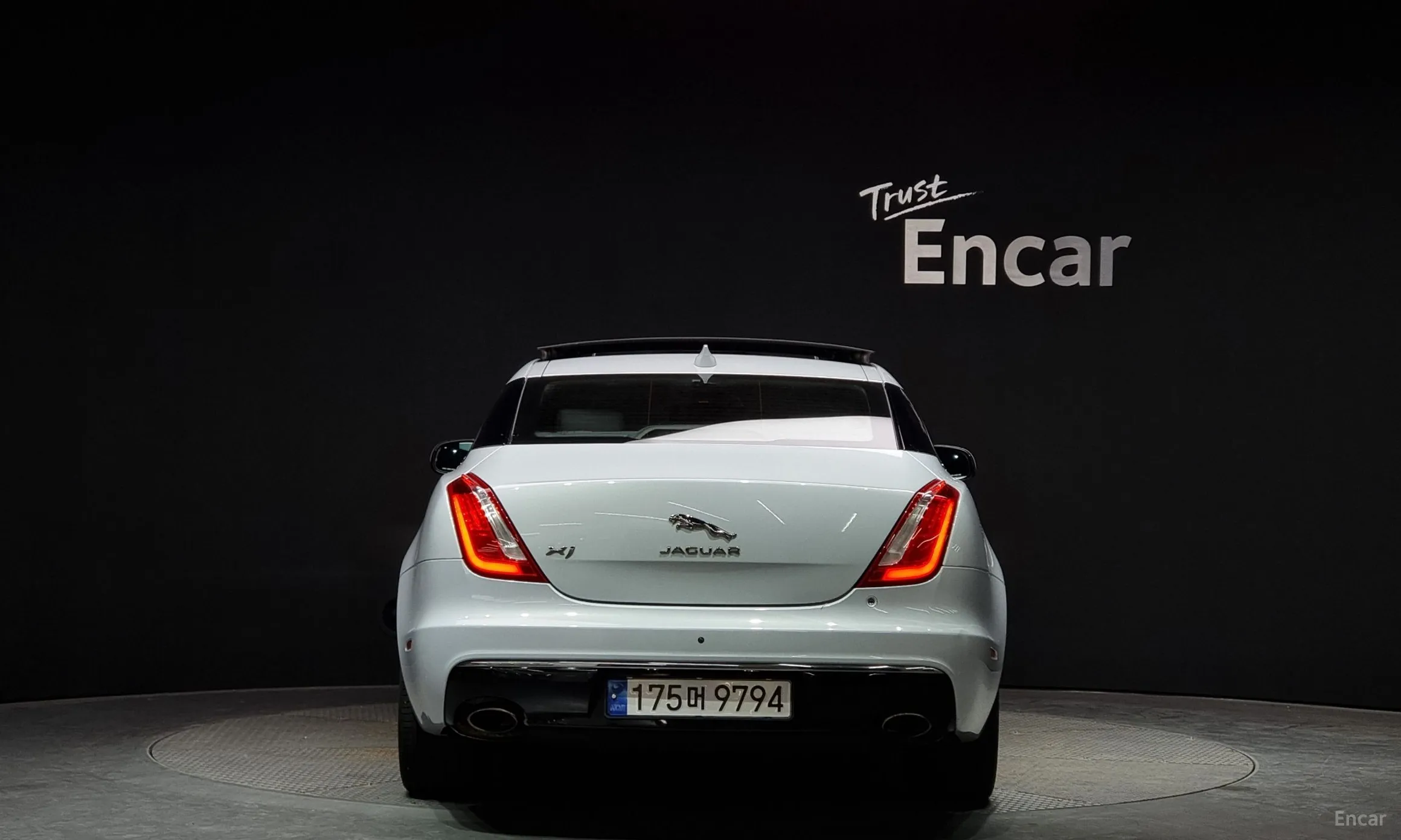 Jaguar All New XJ превью 4