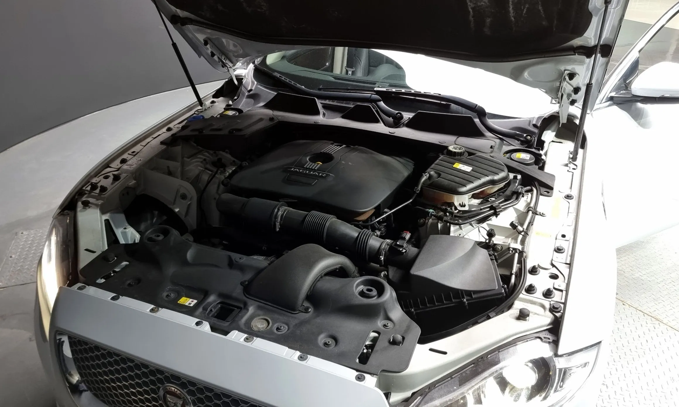 Jaguar All New XJ превью 6