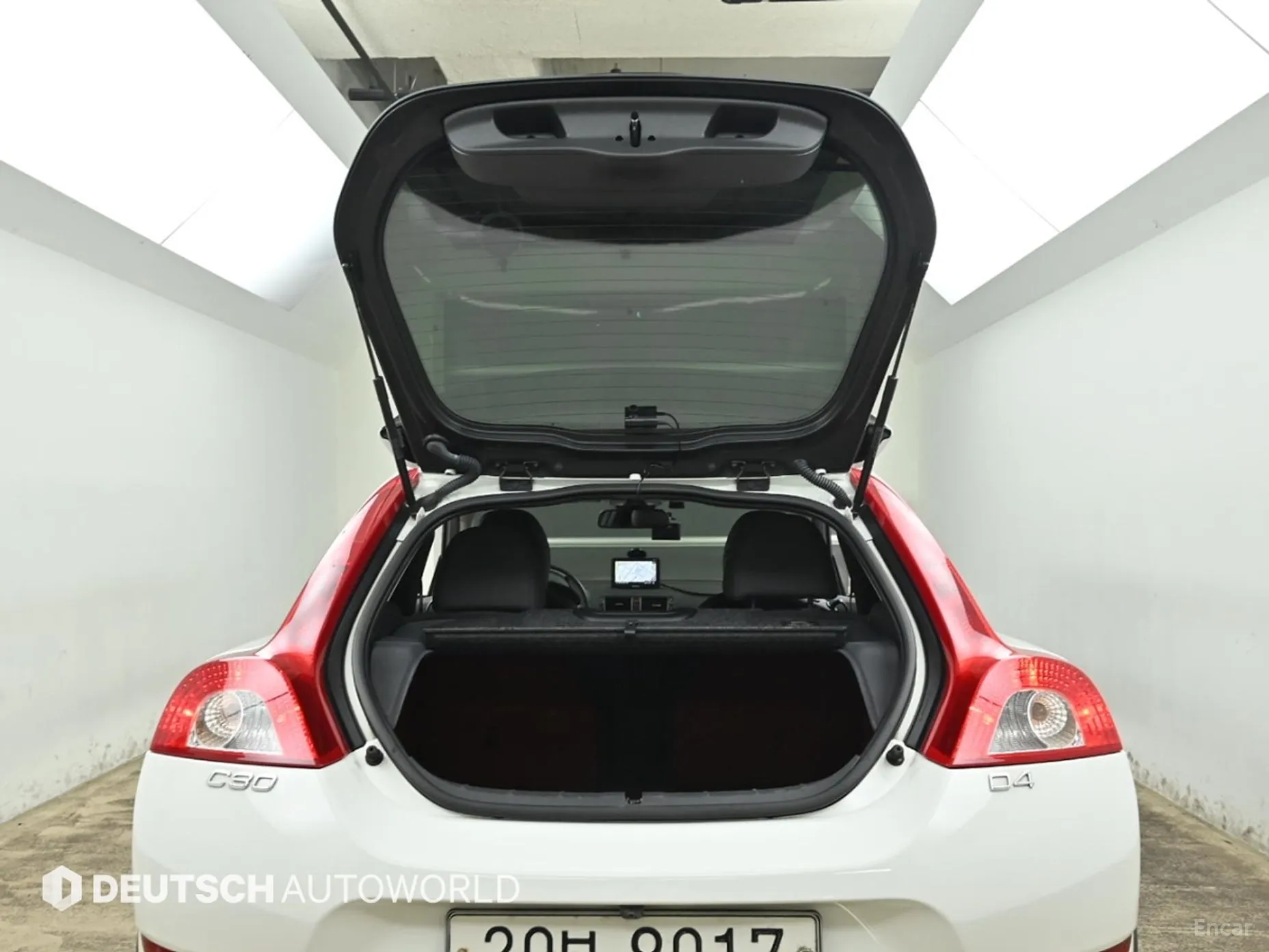 Volvo C30. превью 20