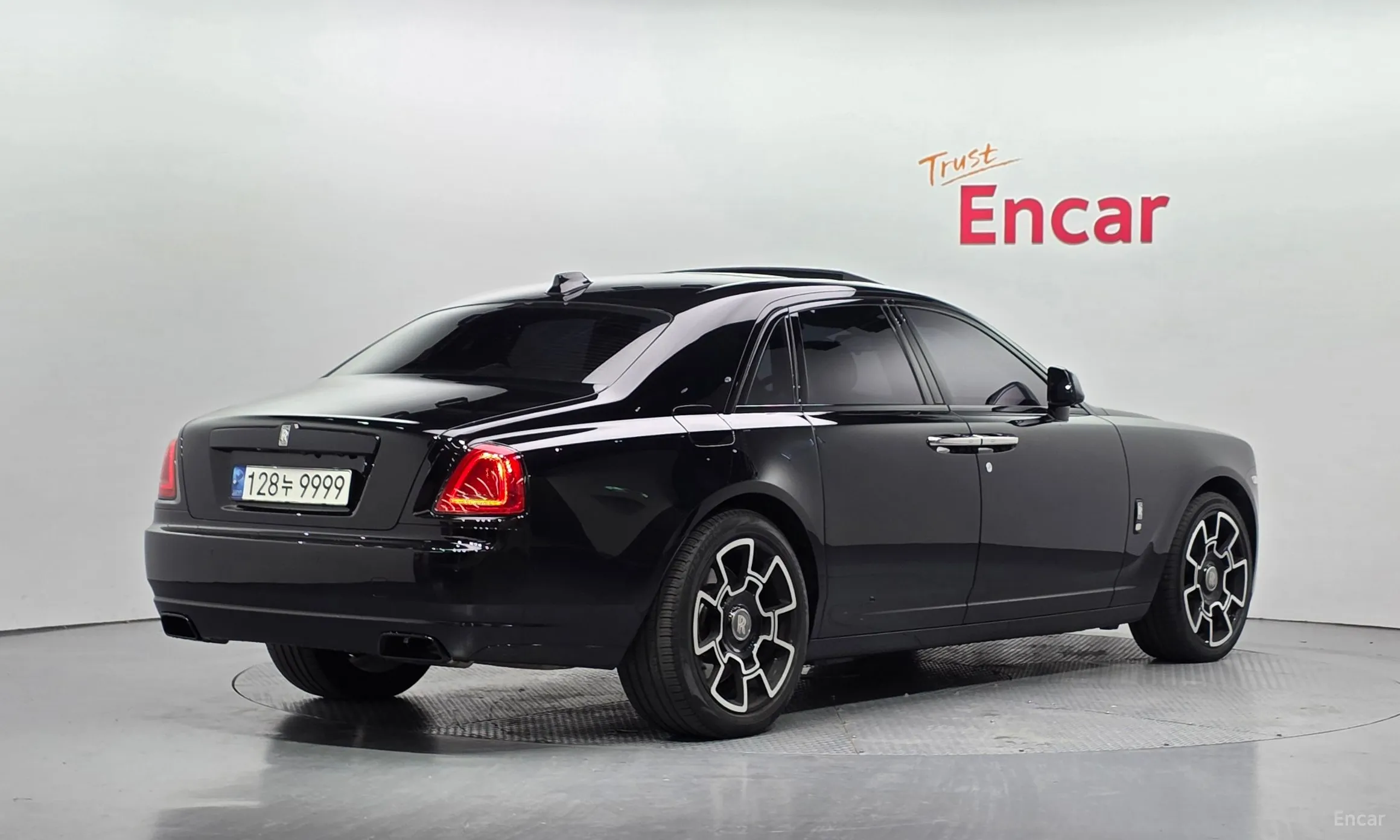 Rolls-Royce Ghost превью 2